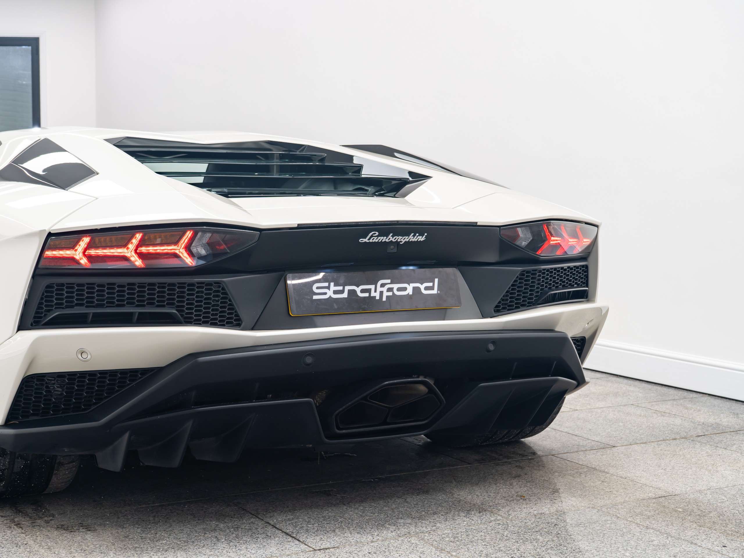 2017 LAMBORGHINI AVENTADOR 2017 LAMBORGHINI AVENTADOR