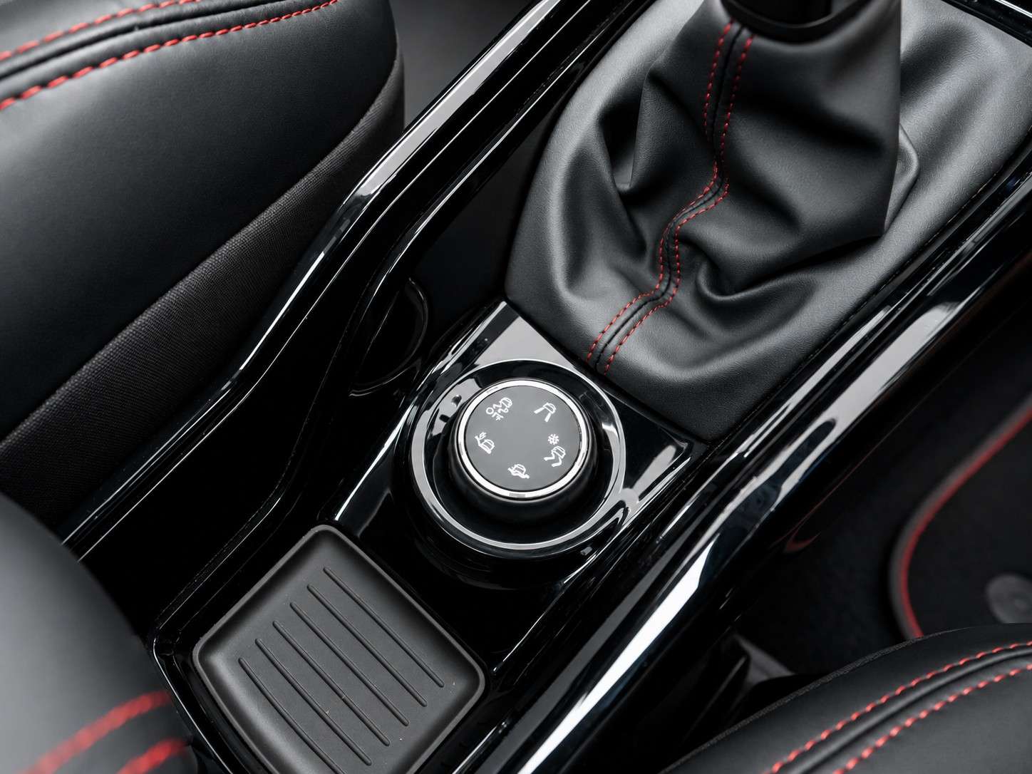 2017 PEUGEOT 2008 2017 PEUGEOT 2008