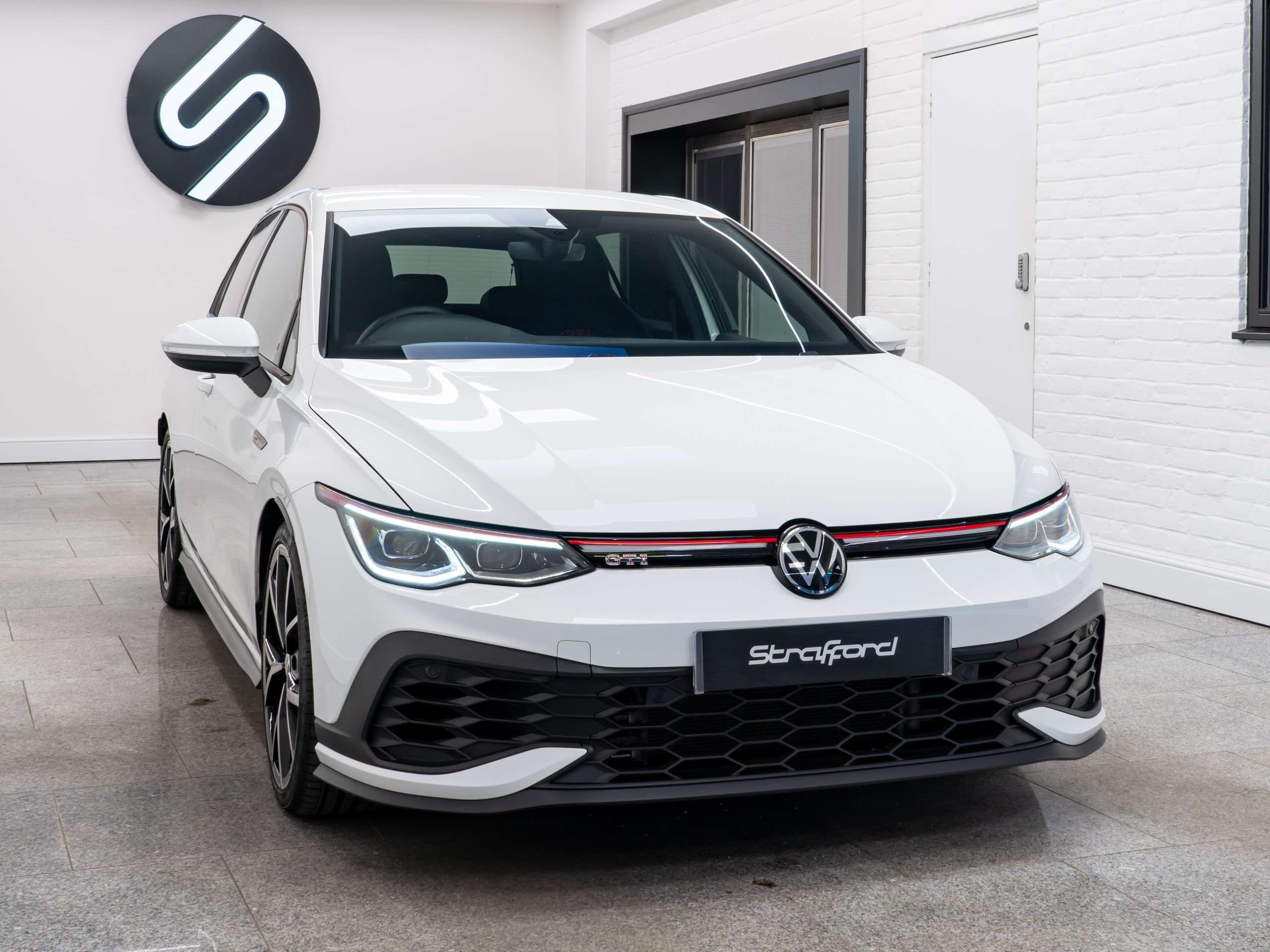 A 2023 VOLKSWAGEN GOLF 2.0 TSI GTI Clubsport Hatchback 5dr Petrol DSG Euro 6 (s/s) (300 ps) A 2023 VOLKSWAGEN GOLF 2.0 TSI GTI Clubsport Hatchback 5dr Petrol DSG Euro 6 (s/s) (300 ps)