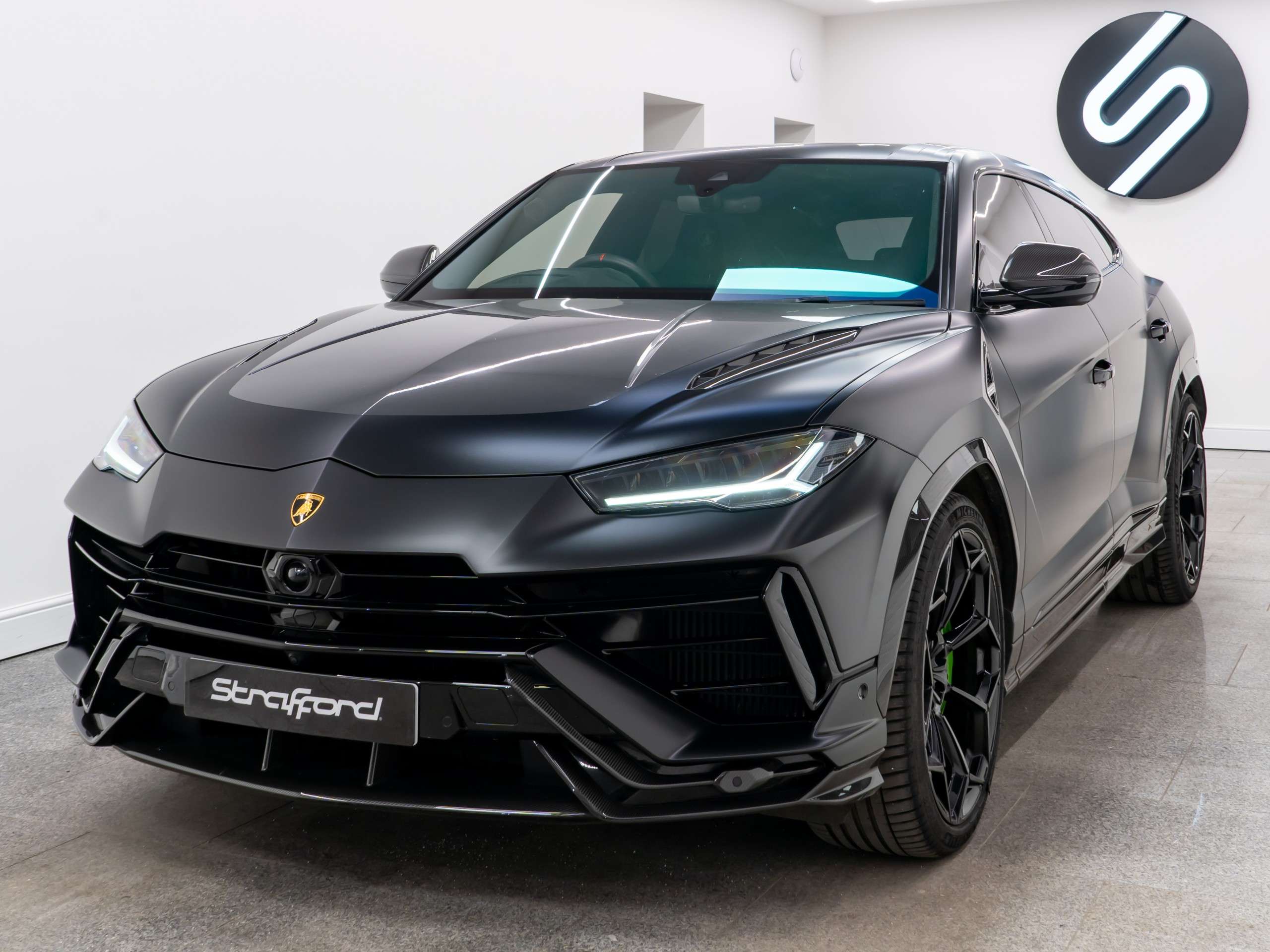 A 2023 LAMBORGHINI URUS 4.0 V8 BiTurbo Performante Auto 4WD Euro 6 5dr A 2023 LAMBORGHINI URUS 4.0 V8 BiTurbo Performante Auto 4WD Euro 6 5dr