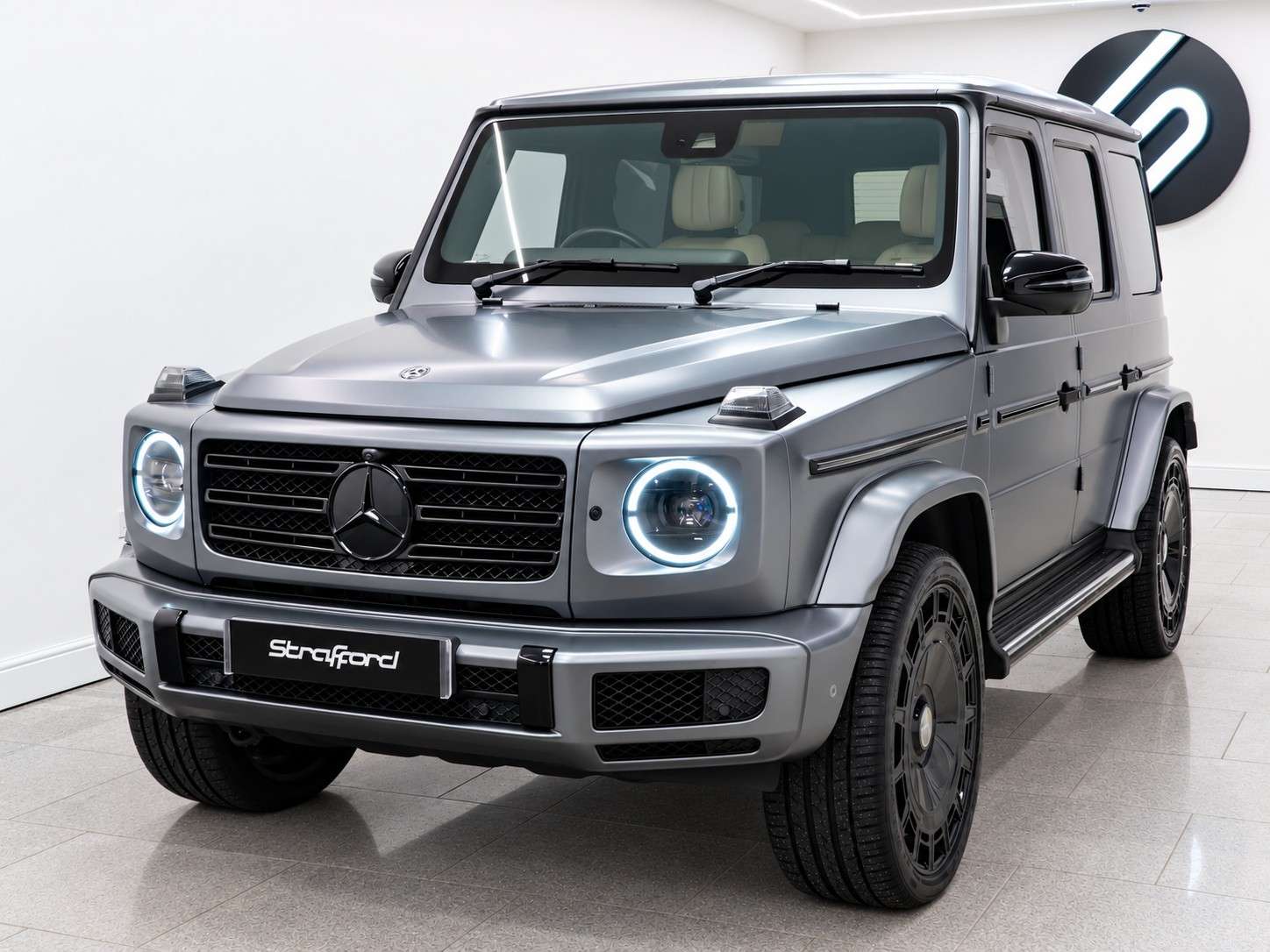 A 2019 MERCEDES-BENZ G CLASS 2.9 G350d AMG Line (Premium) SUV 5dr Diesel G-Tronic+ 4MATIC Euro 6 (s/s) (286 ps) A 2019 MERCEDES-BENZ G CLASS 2.9 G350d AMG Line (Premium) SUV 5dr Diesel G-Tronic+ 4MATIC Euro 6 (s/s) (286 ps)