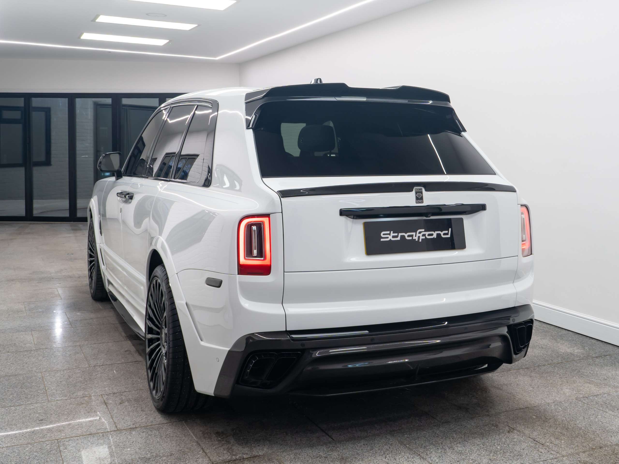 A 2019 ROLLS-ROYCE CULLINAN 6.75 V12 SUV 5dr Petrol Auto 4WD Euro 6 (563 bhp) A 2019 ROLLS-ROYCE CULLINAN 6.75 V12 SUV 5dr Petrol Auto 4WD Euro 6 (563 bhp)