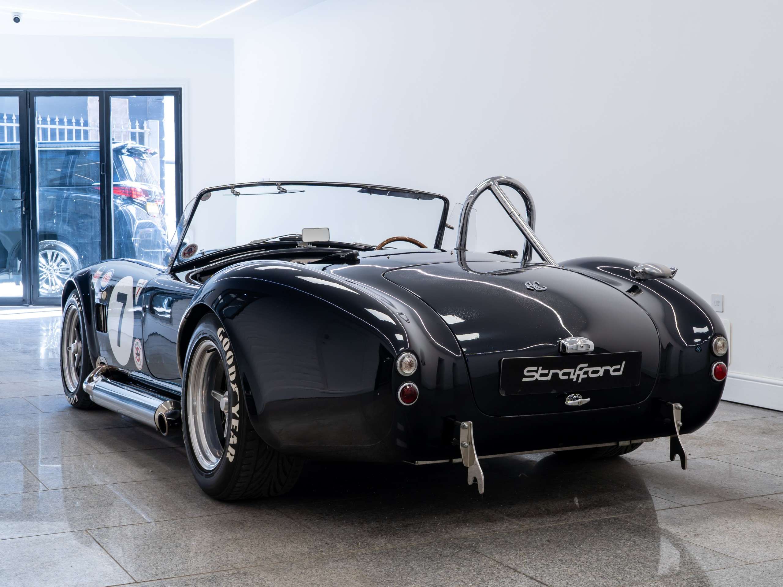 A 1977 AC COBRA 427 Recreation by DAX A 1977 AC COBRA 427 Recreation by DAX
