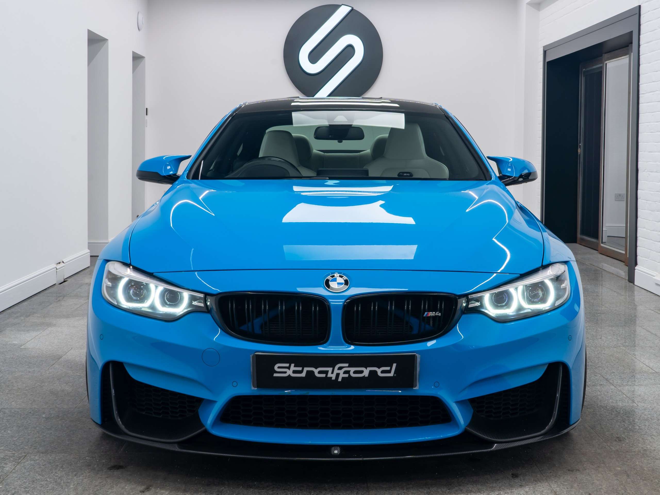 2017 BMW M4 2017 BMW M4