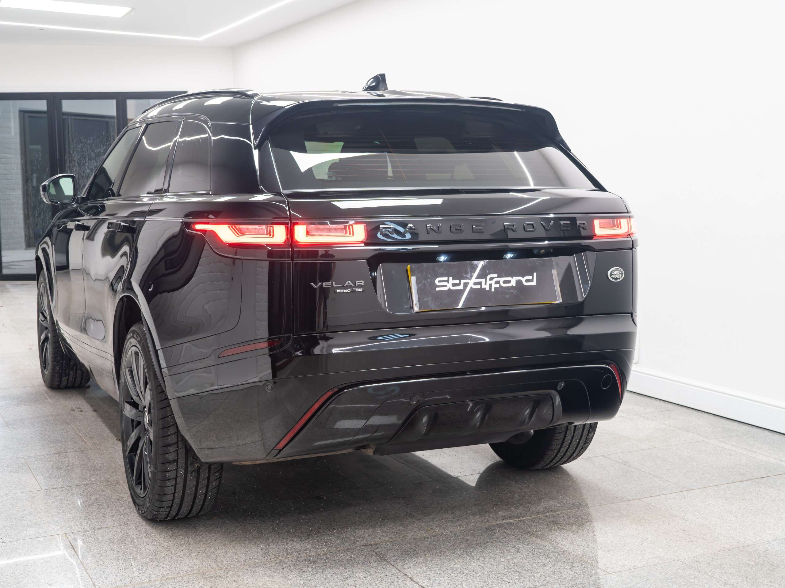 2020 LAND ROVER RANGE ROVER VELAR 2020 LAND ROVER RANGE ROVER VELAR