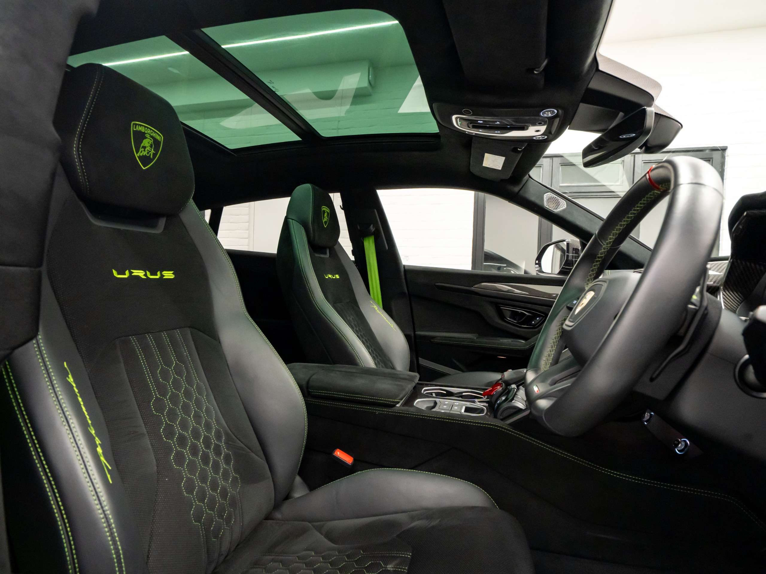 2023 LAMBORGHINI URUS 2023 LAMBORGHINI URUS