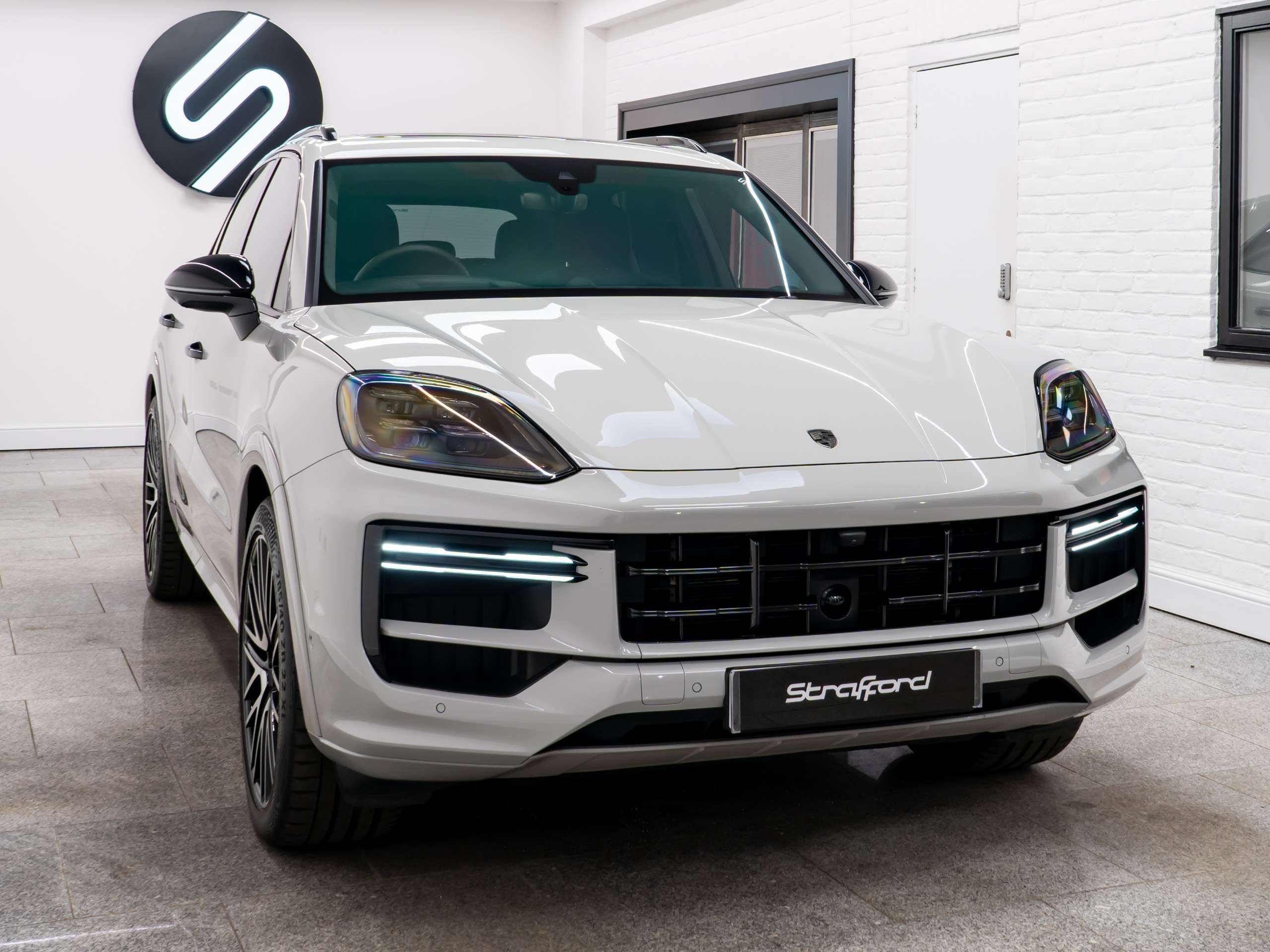 A 2024 PORSCHE CAYENNE 4.0 V8 E-Hybrid 25.9kWh Turbo SUV 5dr Petrol Plug-in Hybrid TiptronicS 4WD Euro 6 (s/s) (739 ps) A 2024 PORSCHE CAYENNE 4.0 V8 E-Hybrid 25.9kWh Turbo SUV 5dr Petrol Plug-in Hybrid TiptronicS 4WD Euro 6 (s/s) (739 ps)