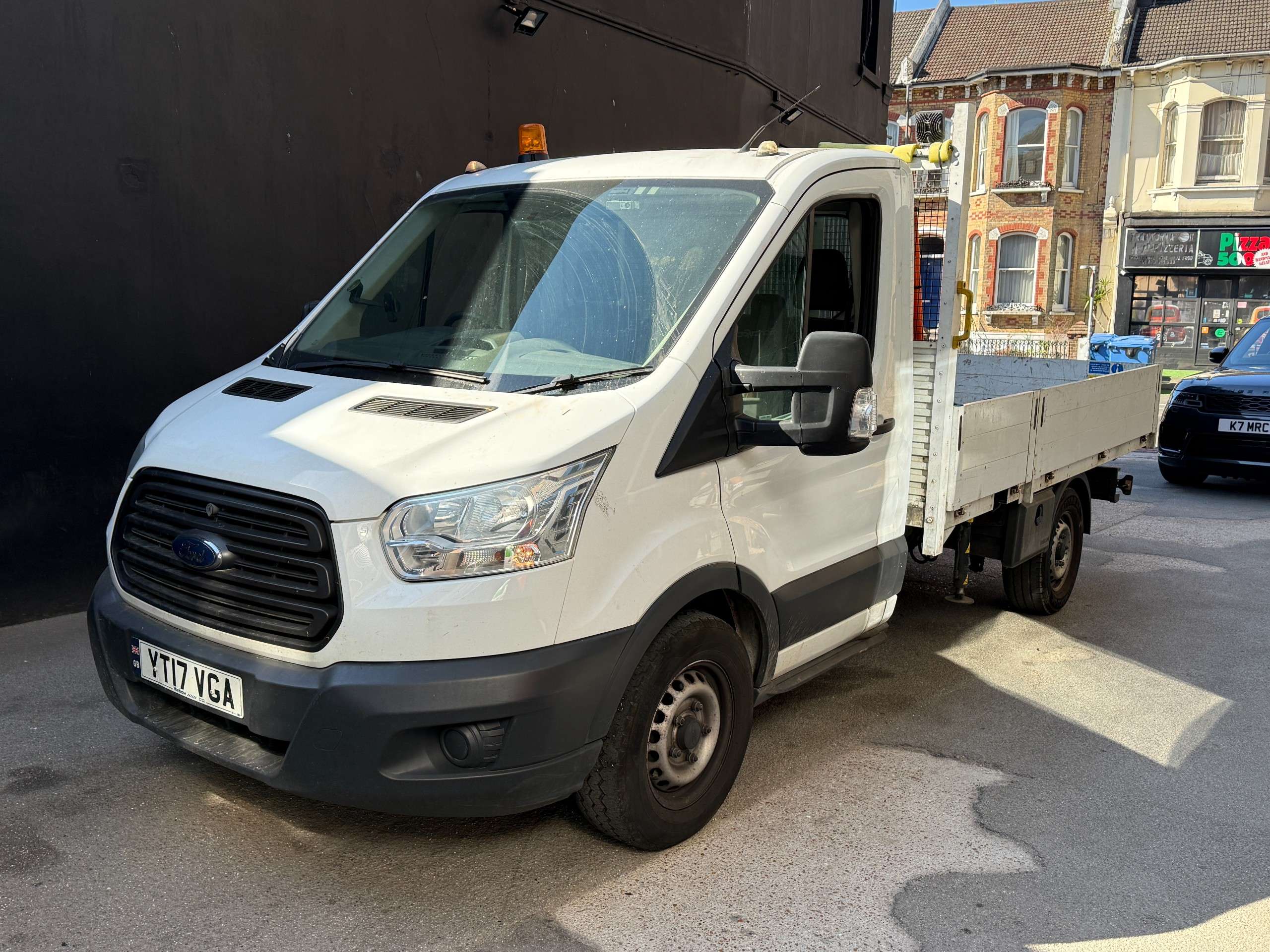 A 2017 FORD TRANSIT 2.2 TDCi 350 Crane equipped dropside A 2017 FORD TRANSIT 2.2 TDCi 350 Crane equipped dropside