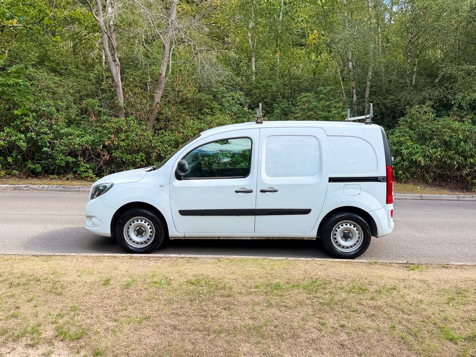 A 2019 MERCEDES-BENZ CITAN 1.5 109 CDI BlueEfficiency Panel Van 5dr Diesel Manual L2 Euro 6 (s/s) (90 ps) A 2019 MERCEDES-BENZ CITAN 1.5 109 CDI BlueEfficiency Panel Van 5dr Diesel Manual L2 Euro 6 (s/s) (90 ps)