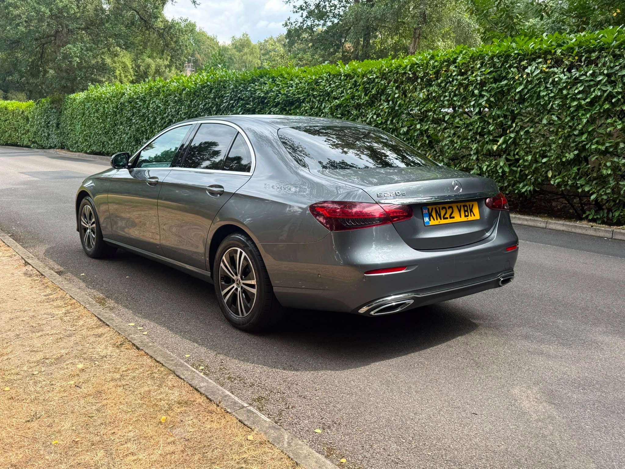 A 2022 MERCEDES-BENZ E CLASS 2.0 E220dh MHEV Sport Saloon 4dr Diesel Hybrid G-Tronic+ Euro 6 (s/s) (220 ps) A 2022 MERCEDES-BENZ E CLASS 2.0 E220dh MHEV Sport Saloon 4dr Diesel Hybrid G-Tronic+ Euro 6 (s/s) (220 ps)