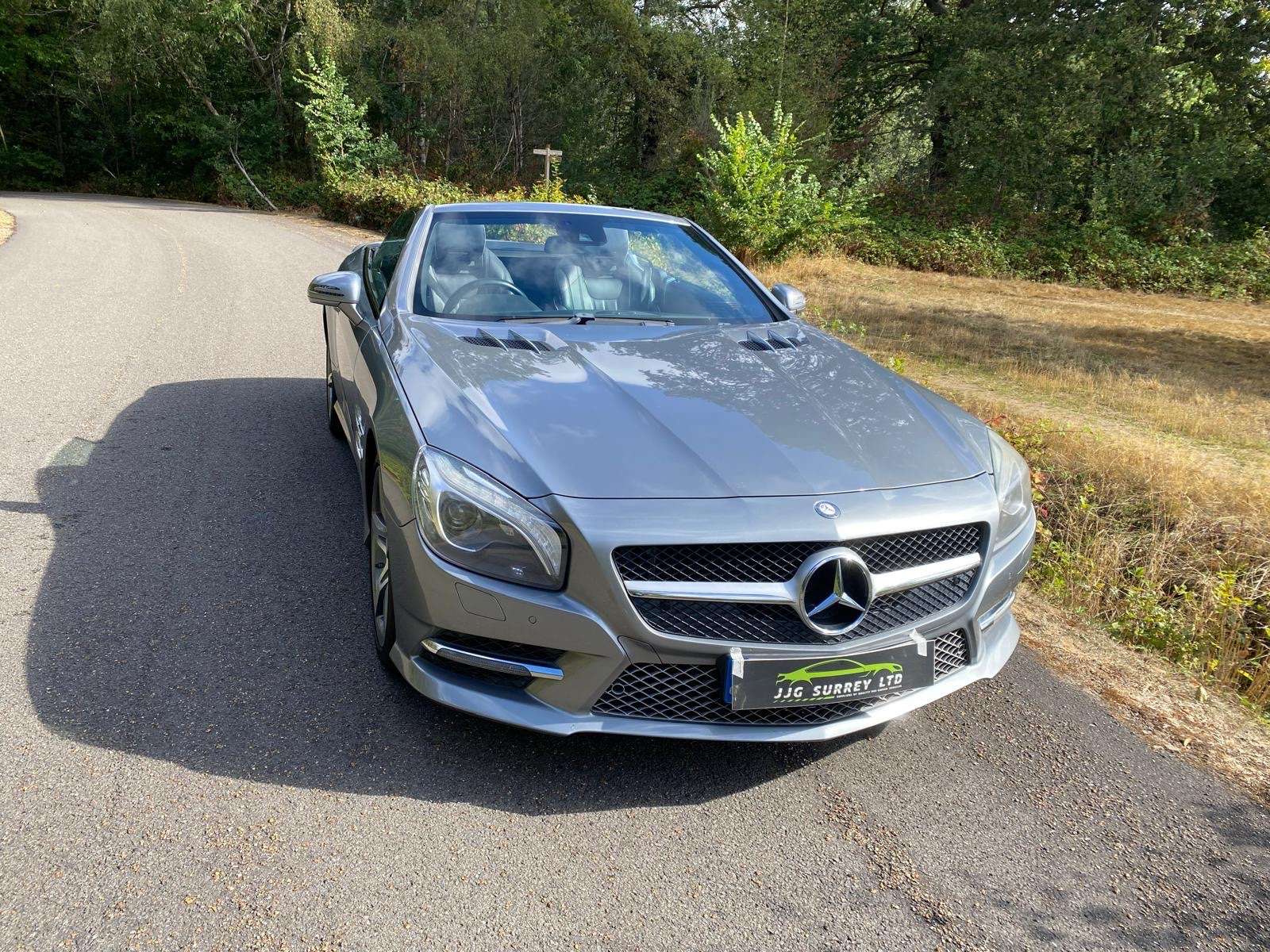 A 2015 MERCEDES-BENZ SL 3.0 SL400 AMG Sport Convertible 2dr Petrol G-Tronic Euro 6 (s/s) (333 ps) A 2015 MERCEDES-BENZ SL 3.0 SL400 AMG Sport Convertible 2dr Petrol G-Tronic Euro 6 (s/s) (333 ps)