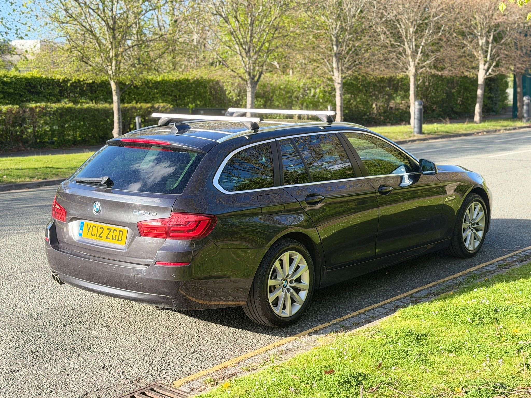 A 2012 BMW 5 SERIES 2.0 520d SE Touring 5dr Diesel Steptronic Euro 5 (s/s) (184 ps) A 2012 BMW 5 SERIES 2.0 520d SE Touring 5dr Diesel Steptronic Euro 5 (s/s) (184 ps)