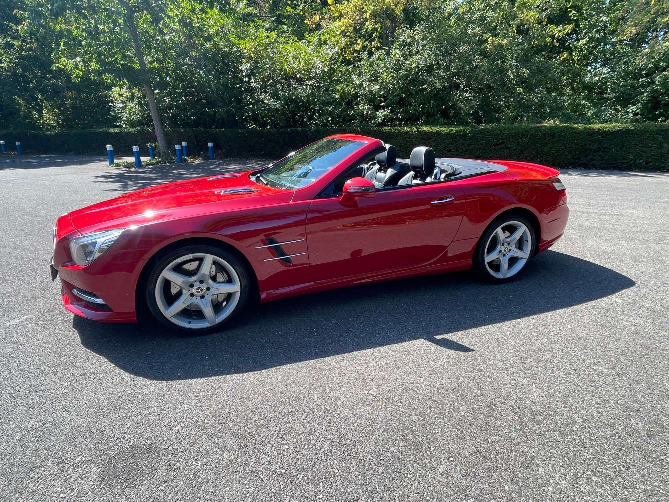 A 2013 MERCEDES-BENZ SL 3.5 SL350 AMG Sport Convertible 2dr Petrol G-Tronic Euro 5 (s/s) (306 ps) A 2013 MERCEDES-BENZ SL 3.5 SL350 AMG Sport Convertible 2dr Petrol G-Tronic Euro 5 (s/s) (306 ps)