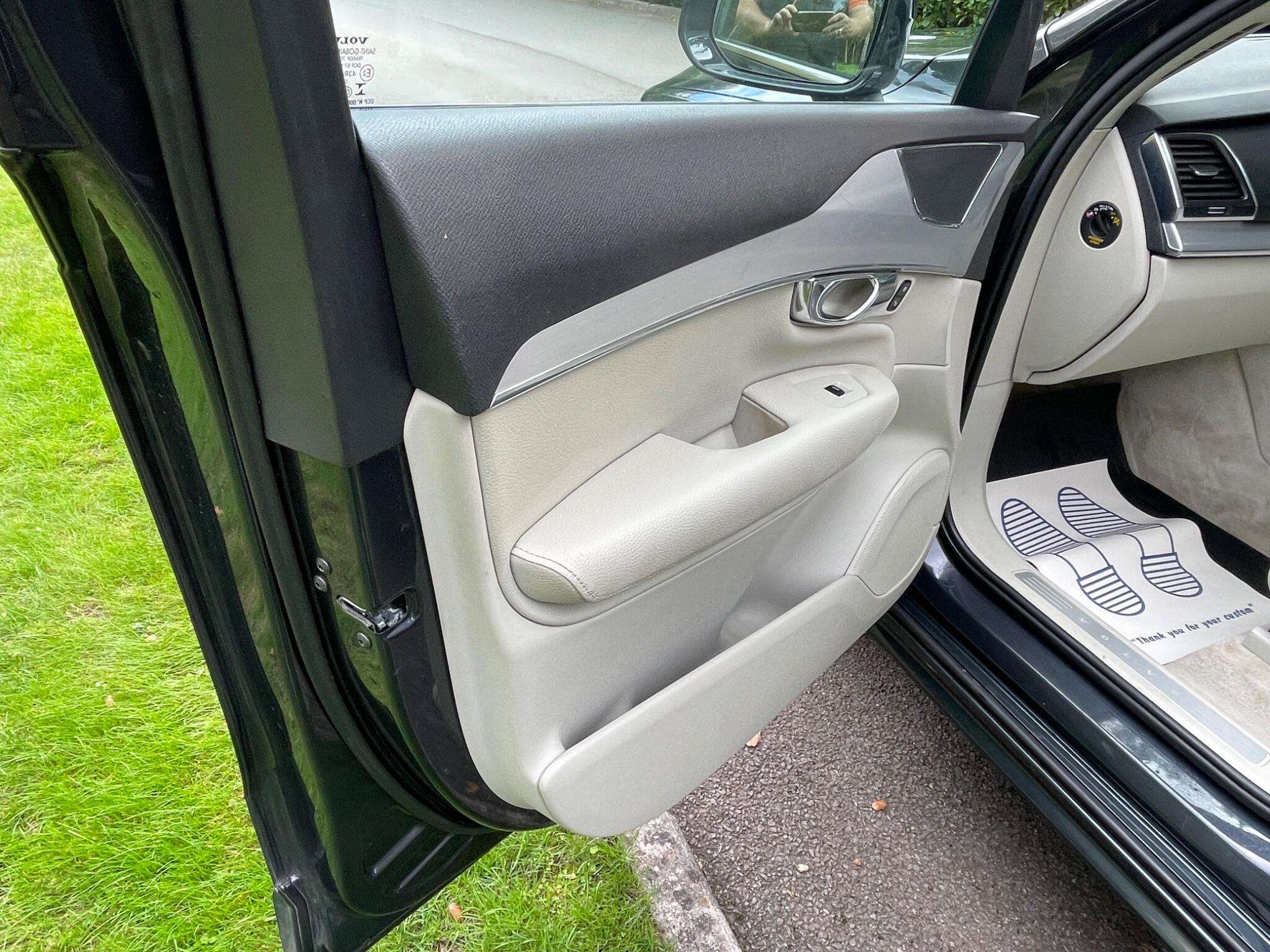 null VOLVO XC90 null VOLVO XC90