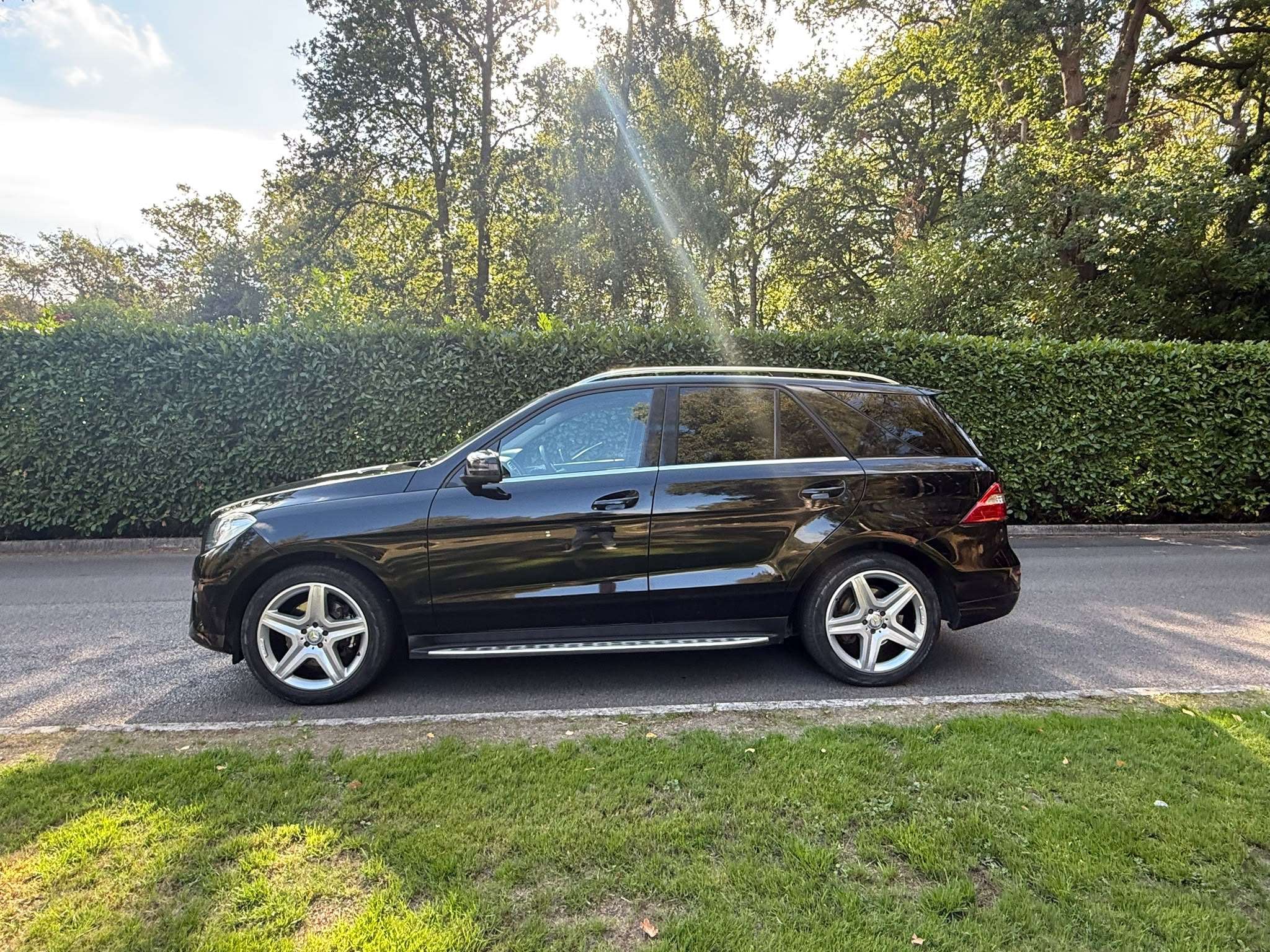 A 2014 MERCEDES-BENZ M CLASS 3.0 ML350 V6 BlueTEC AMG Sport SUV 5dr Diesel G-Tronic 4WD Euro 6 (s/s) (258 ps) A 2014 MERCEDES-BENZ M CLASS 3.0 ML350 V6 BlueTEC AMG Sport SUV 5dr Diesel G-Tronic 4WD Euro 6 (s/s) (258 ps)