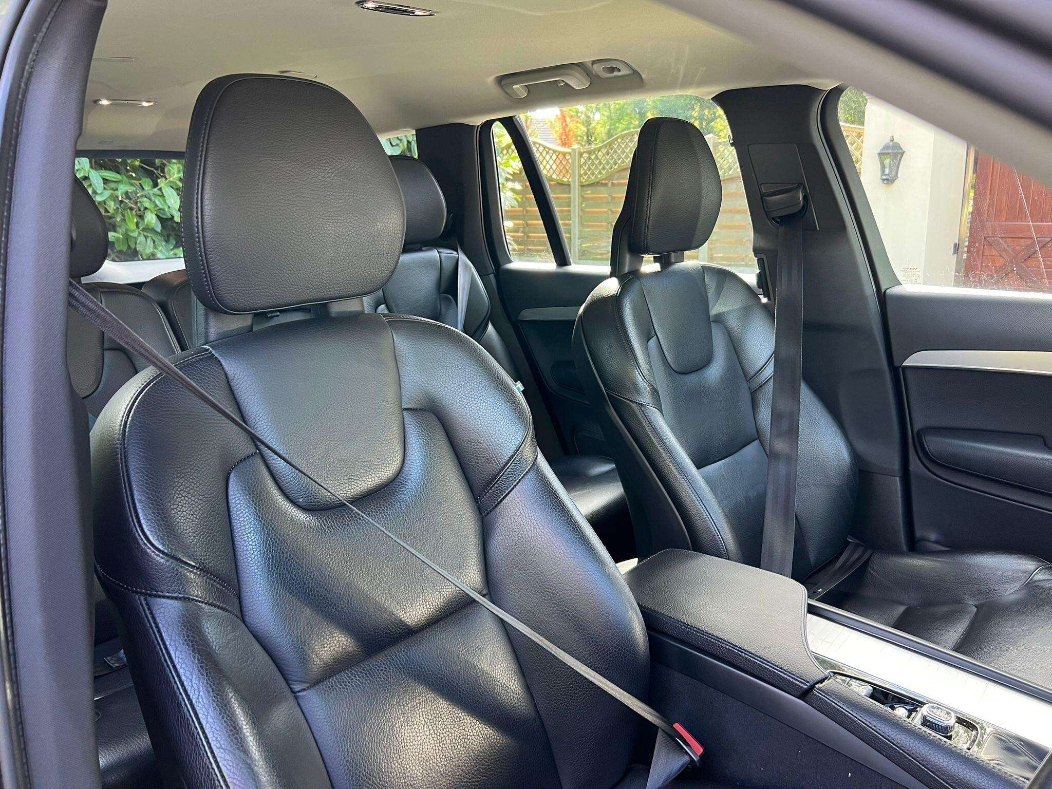 A 2017 VOLVO XC90 2.0 D5 PowerPulse Momentum Auto 4WD Euro 6 (s/s) 5dr A 2017 VOLVO XC90 2.0 D5 PowerPulse Momentum Auto 4WD Euro 6 (s/s) 5dr