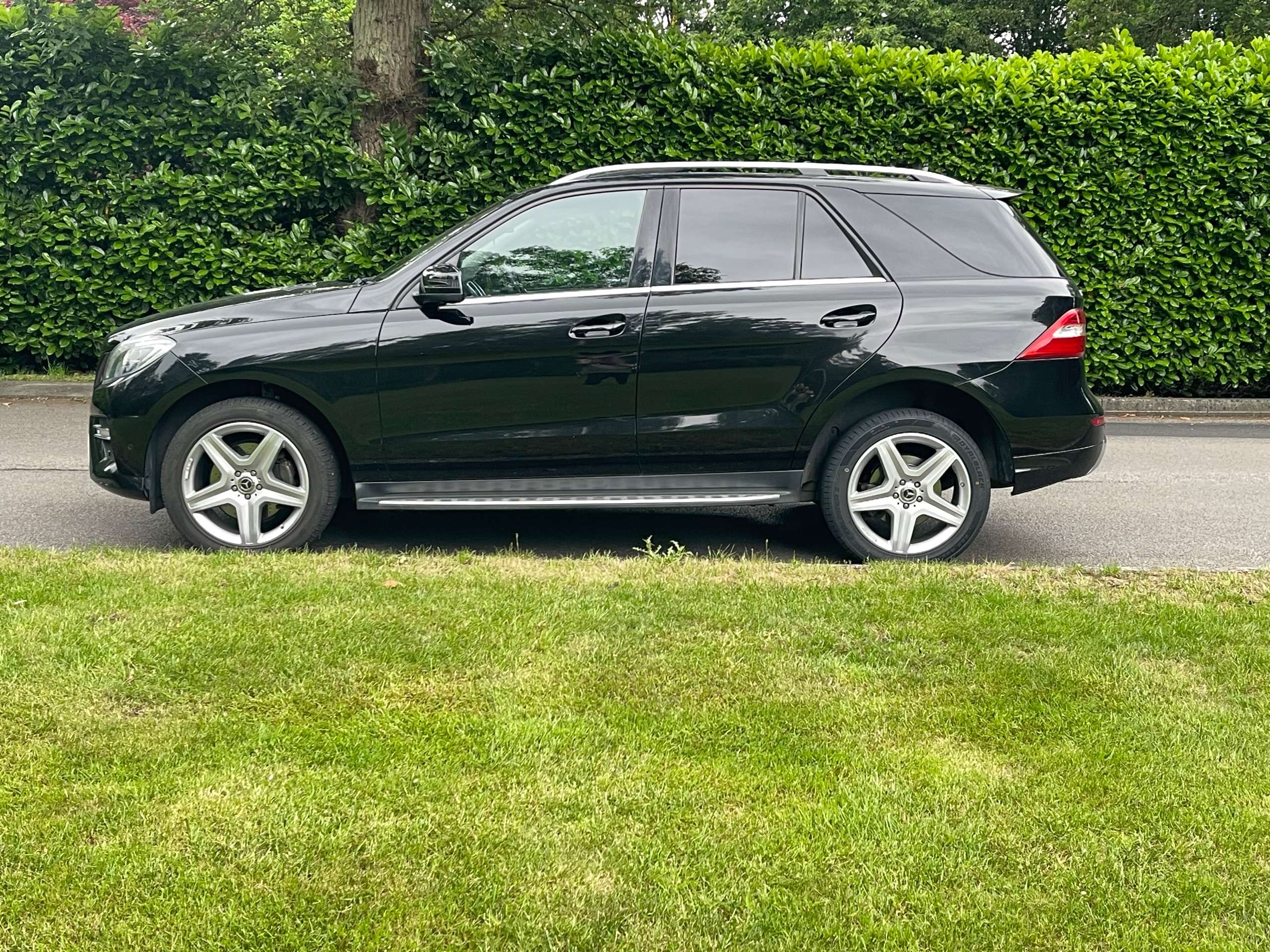A 2015 MERCEDES-BENZ M CLASS 3.0 ML350 V6 BlueTEC AMG Line SUV 5dr Diesel G-Tronic 4WD Euro 6 (s/s) (258 ps) A 2015 MERCEDES-BENZ M CLASS 3.0 ML350 V6 BlueTEC AMG Line SUV 5dr Diesel G-Tronic 4WD Euro 6 (s/s) (258 ps)