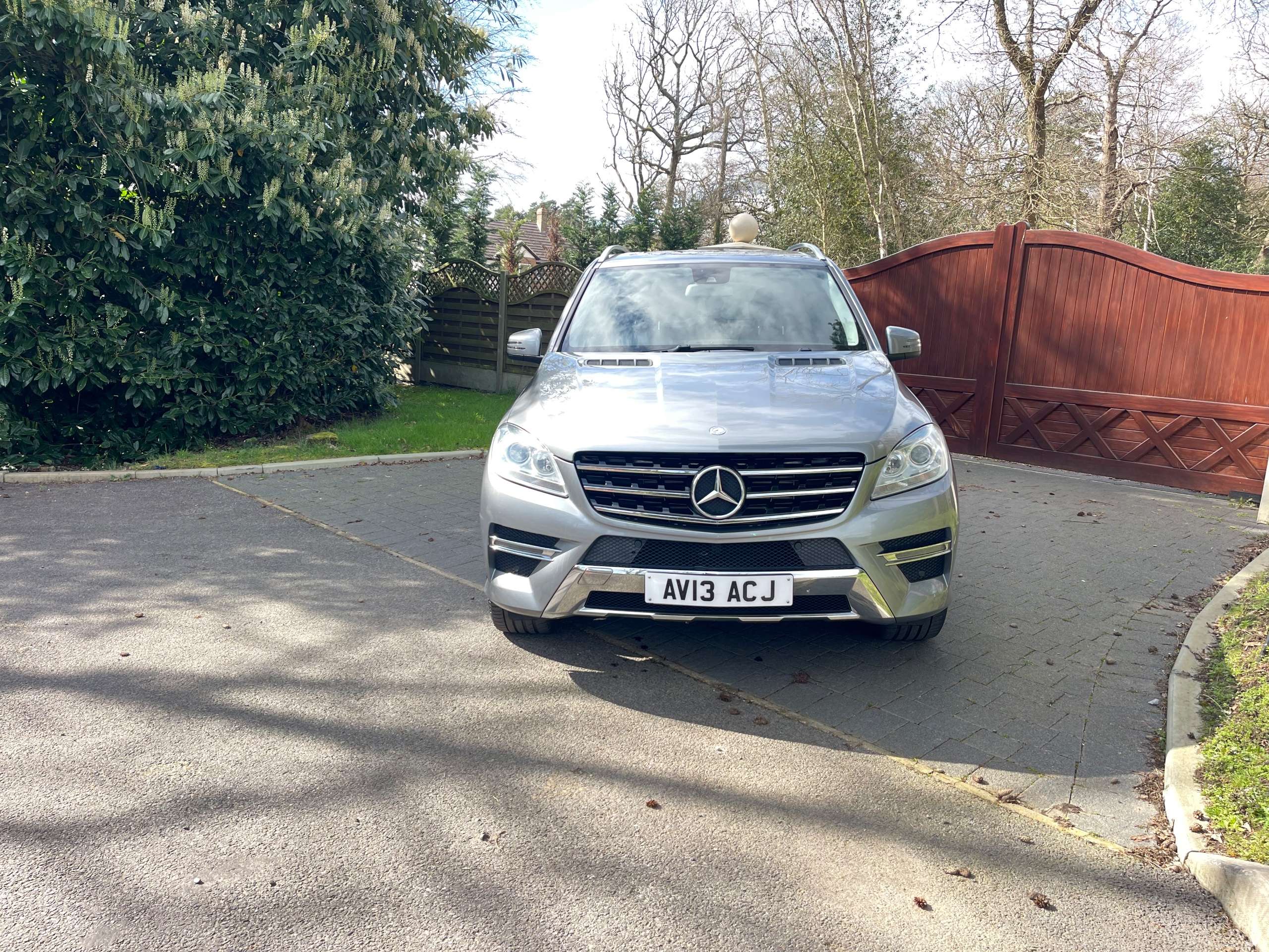 A 2013 MERCEDES-BENZ M CLASS 2.1 ML250 BlueTEC AMG Sport SUV 5dr Diesel G-Tronic 4WD Euro 6 (s/s) (204 ps) A 2013 MERCEDES-BENZ M CLASS 2.1 ML250 BlueTEC AMG Sport SUV 5dr Diesel G-Tronic 4WD Euro 6 (s/s) (204 ps)