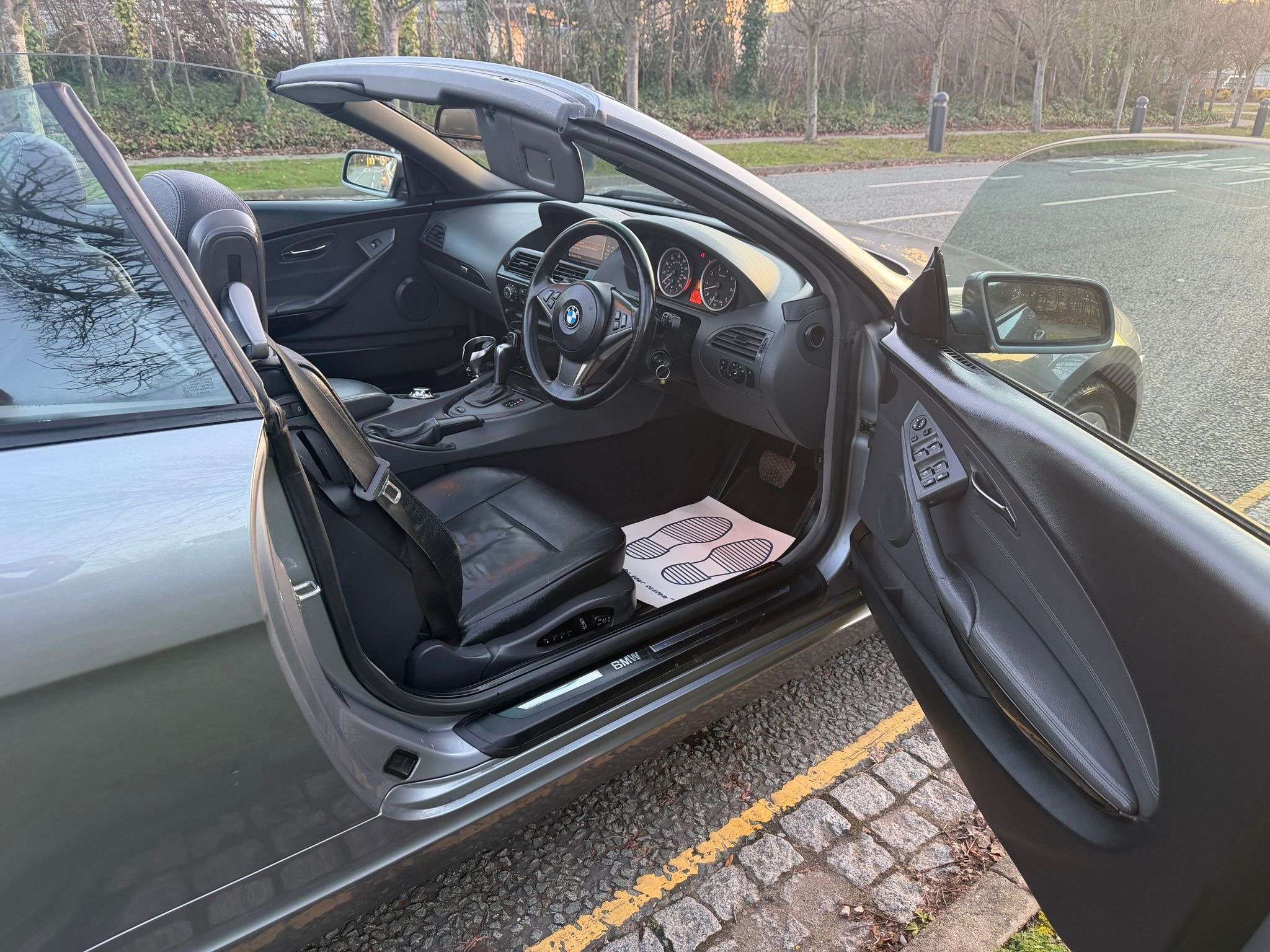 A 2004 BMW 6 SERIES 4.4 645Ci V8 Convertible 2dr Petrol Auto Euro 3 (333 bhp) A 2004 BMW 6 SERIES 4.4 645Ci V8 Convertible 2dr Petrol Auto Euro 3 (333 bhp)