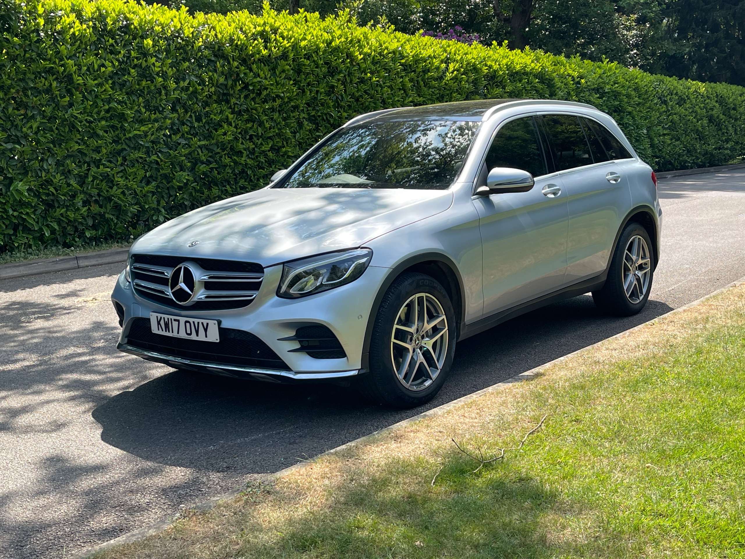 A 2017 MERCEDES-BENZ GLC 2.1 GLC250d AMG Line (Premium Plus) SUV 5dr Diesel G-Tronic 4MATIC Euro 6 (s/s) (204 ps) A 2017 MERCEDES-BENZ GLC 2.1 GLC250d AMG Line (Premium Plus) SUV 5dr Diesel G-Tronic 4MATIC Euro 6 (s/s) (204 ps)