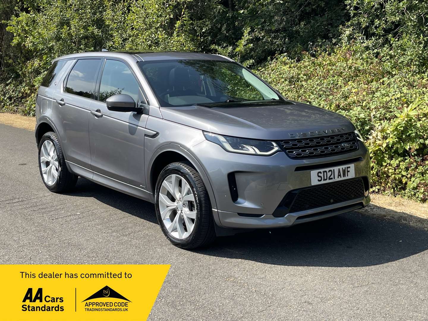 A 2021 LAND ROVER DISCOVERY SPORT 1.5 P300e 12.2kWh R-Dynamic SE SUV 5dr Petrol Plug-in Hybrid Auto 4WD Euro 6 (s/s) (309 ps) A 2021 LAND ROVER DISCOVERY SPORT 1.5 P300e 12.2kWh R-Dynamic SE SUV 5dr Petrol Plug-in Hybrid Auto 4WD Euro 6 (s/s) (309 ps)