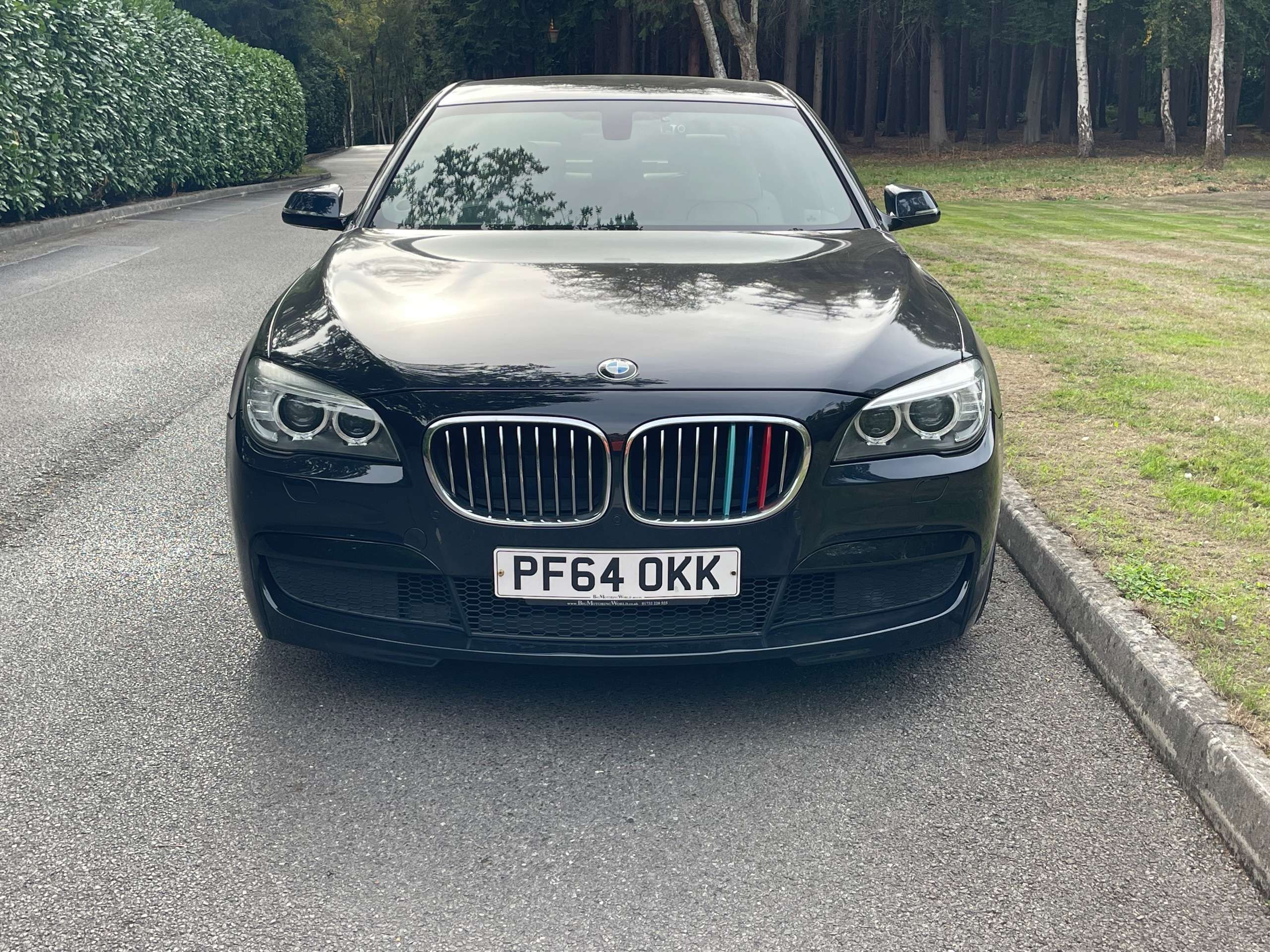 A 2015 BMW 7 SERIES 3.0 730d M Sport Exclusive Saloon 4dr Diesel Auto Euro 5 (s/s) (258 ps) A 2015 BMW 7 SERIES 3.0 730d M Sport Exclusive Saloon 4dr Diesel Auto Euro 5 (s/s) (258 ps)