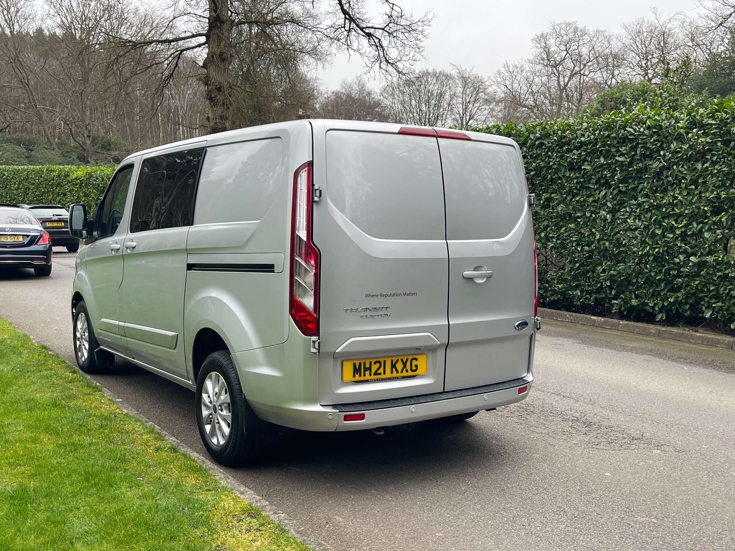A 2021 FORD TRANSIT CUSTOM 2.0 320 EcoBlue Limited Crew Van Double Cab 5dr Diesel Manual L1 H1 Euro 6 (s/s) (130 ps) A 2021 FORD TRANSIT CUSTOM 2.0 320 EcoBlue Limited Crew Van Double Cab 5dr Diesel Manual L1 H1 Euro 6 (s/s) (130 ps)