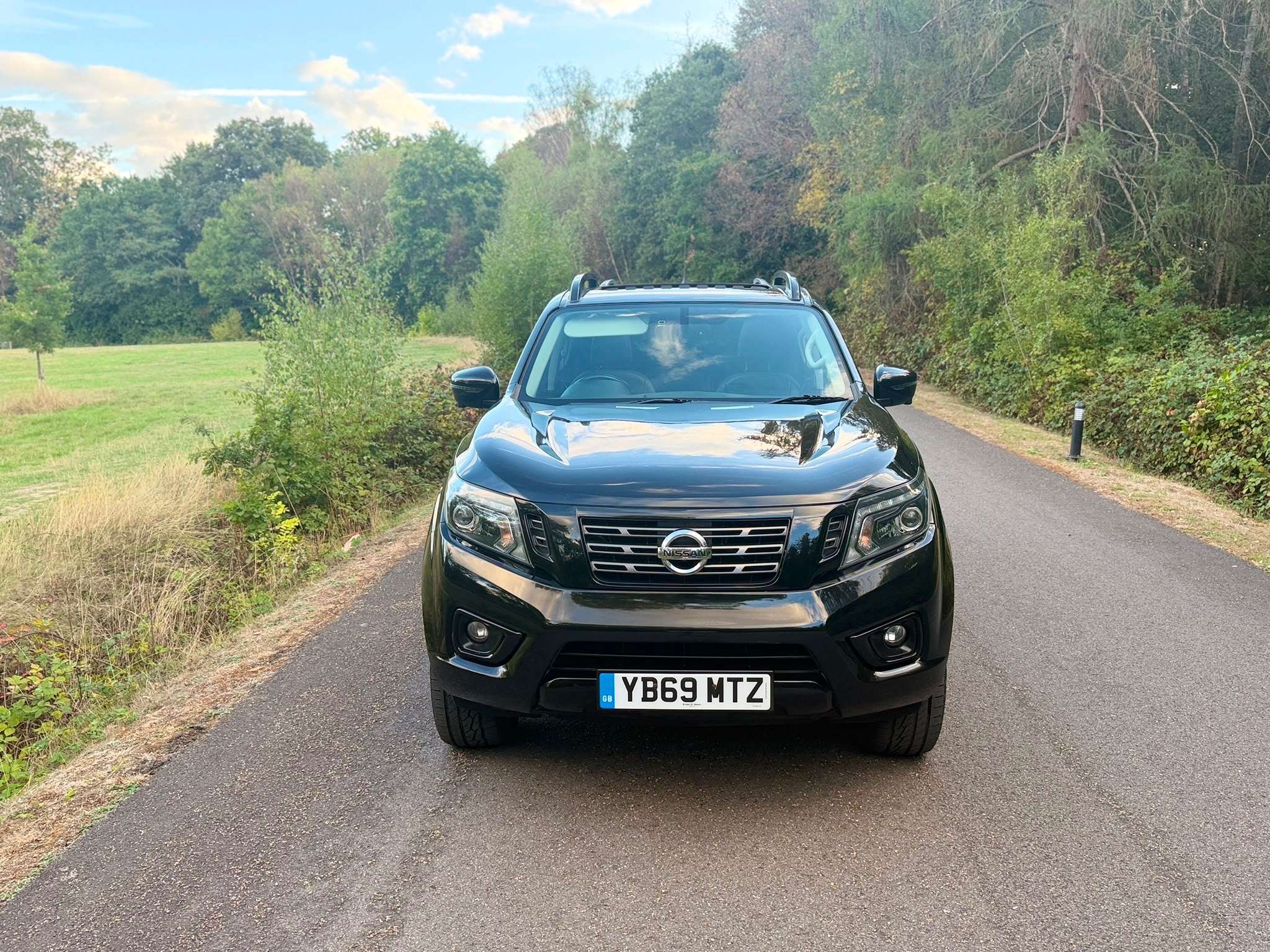 A 2019 NISSAN NAVARA 2.3 dCi N-Guard Pickup Double Cab 4dr Diesel Manual 4WD Euro 6 (s/s) (190 ps) A 2019 NISSAN NAVARA 2.3 dCi N-Guard Pickup Double Cab 4dr Diesel Manual 4WD Euro 6 (s/s) (190 ps)
