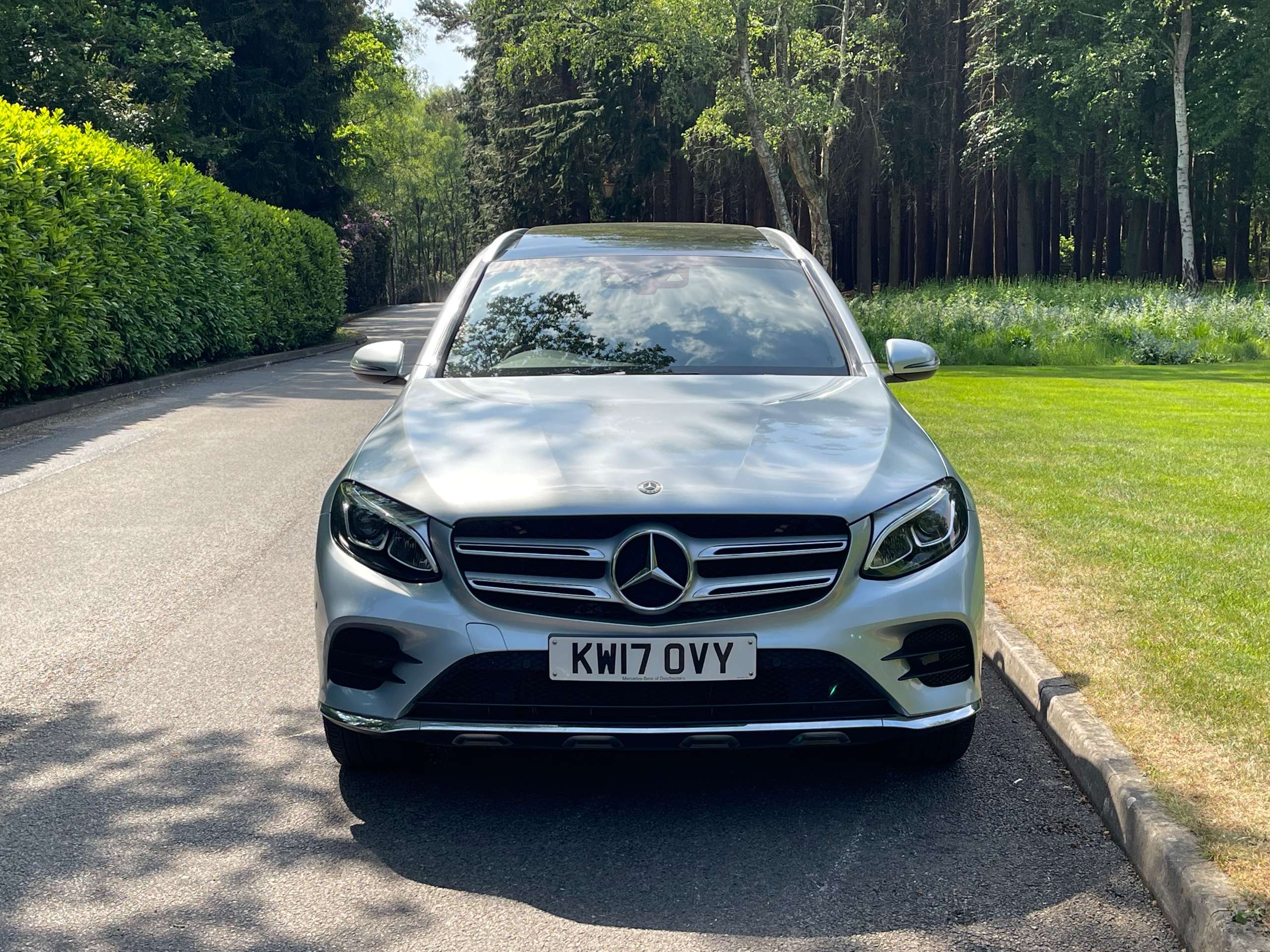 A 2017 MERCEDES-BENZ GLC 2.1 GLC250d AMG Line (Premium Plus) SUV 5dr Diesel G-Tronic 4MATIC Euro 6 (s/s) (204 ps) A 2017 MERCEDES-BENZ GLC 2.1 GLC250d AMG Line (Premium Plus) SUV 5dr Diesel G-Tronic 4MATIC Euro 6 (s/s) (204 ps)