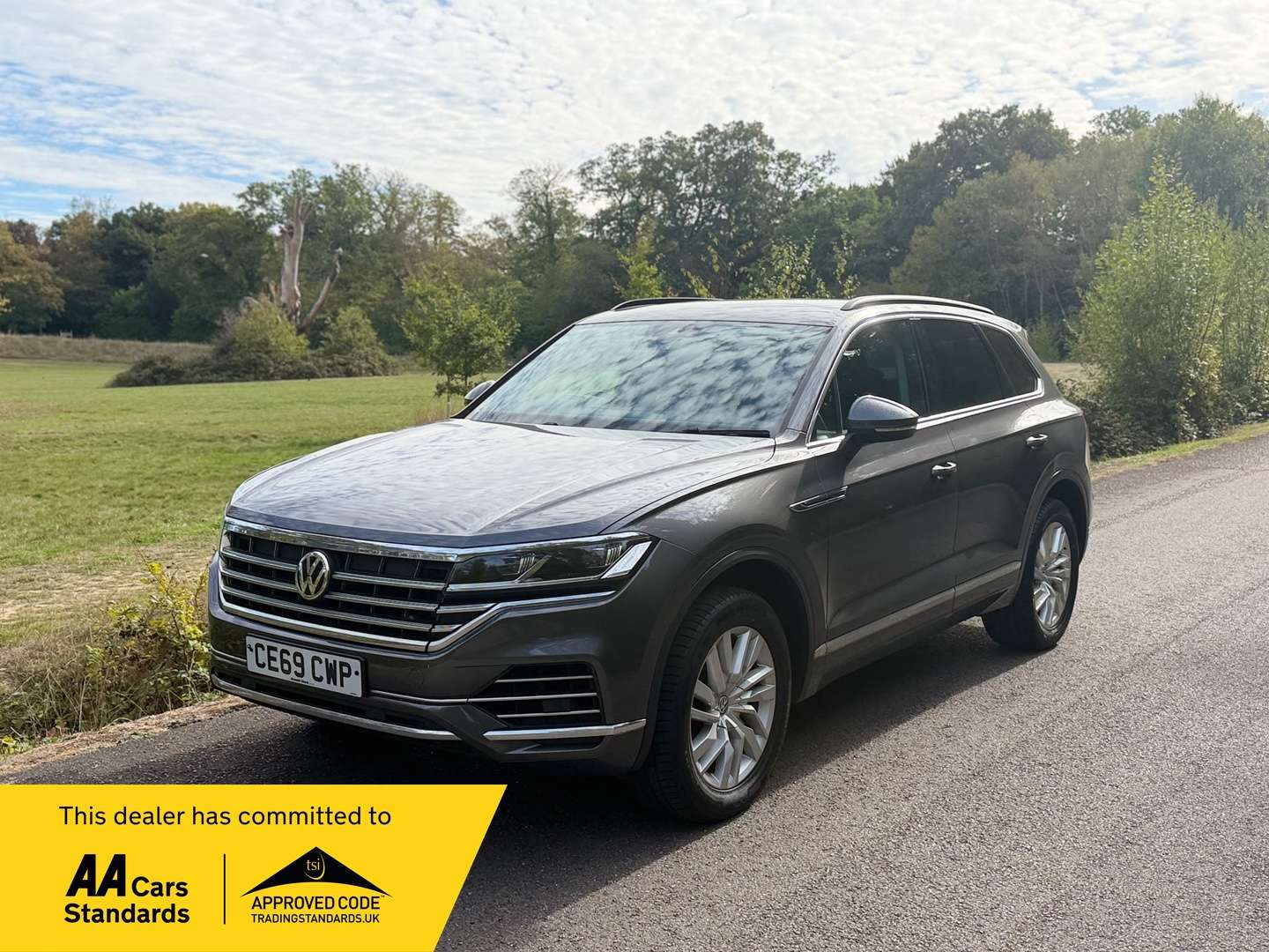 A 2019 VOLKSWAGEN TOUAREG 3.0 TDI V6 SEL SUV 5dr Diesel Tiptronic 4Motion Euro 6 (s/s) (286 ps) A 2019 VOLKSWAGEN TOUAREG 3.0 TDI V6 SEL SUV 5dr Diesel Tiptronic 4Motion Euro 6 (s/s) (286 ps)