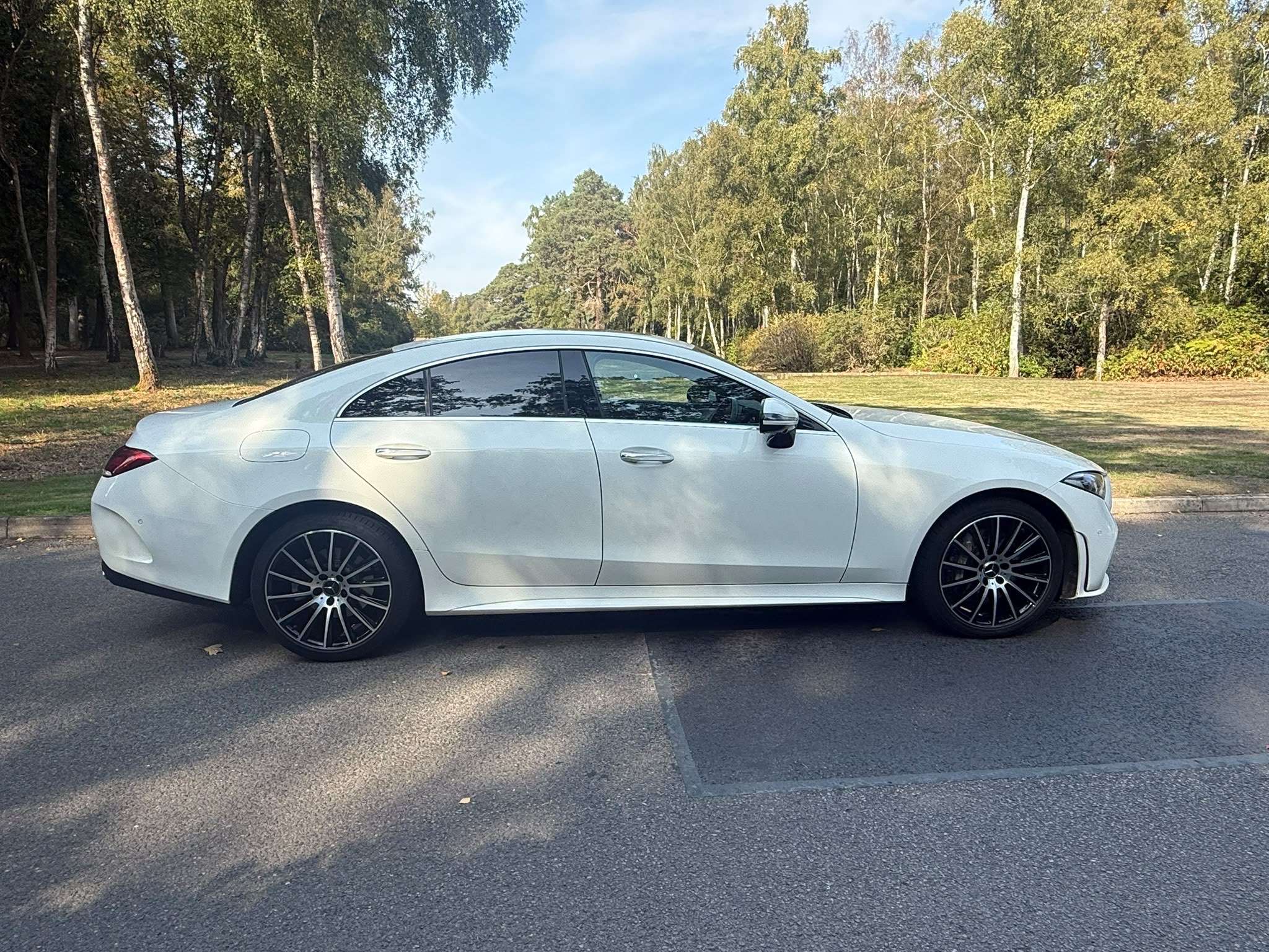 A 2019 MERCEDES-BENZ CLS CLASS 2.9 CLS350d AMG Line (Premium Plus) Coupe 4dr Diesel G-Tronic 4MATIC Euro 6 (s/s) (286 ps) A 2019 MERCEDES-BENZ CLS CLASS 2.9 CLS350d AMG Line (Premium Plus) Coupe 4dr Diesel G-Tronic 4MATIC Euro 6 (s/s) (286 ps)