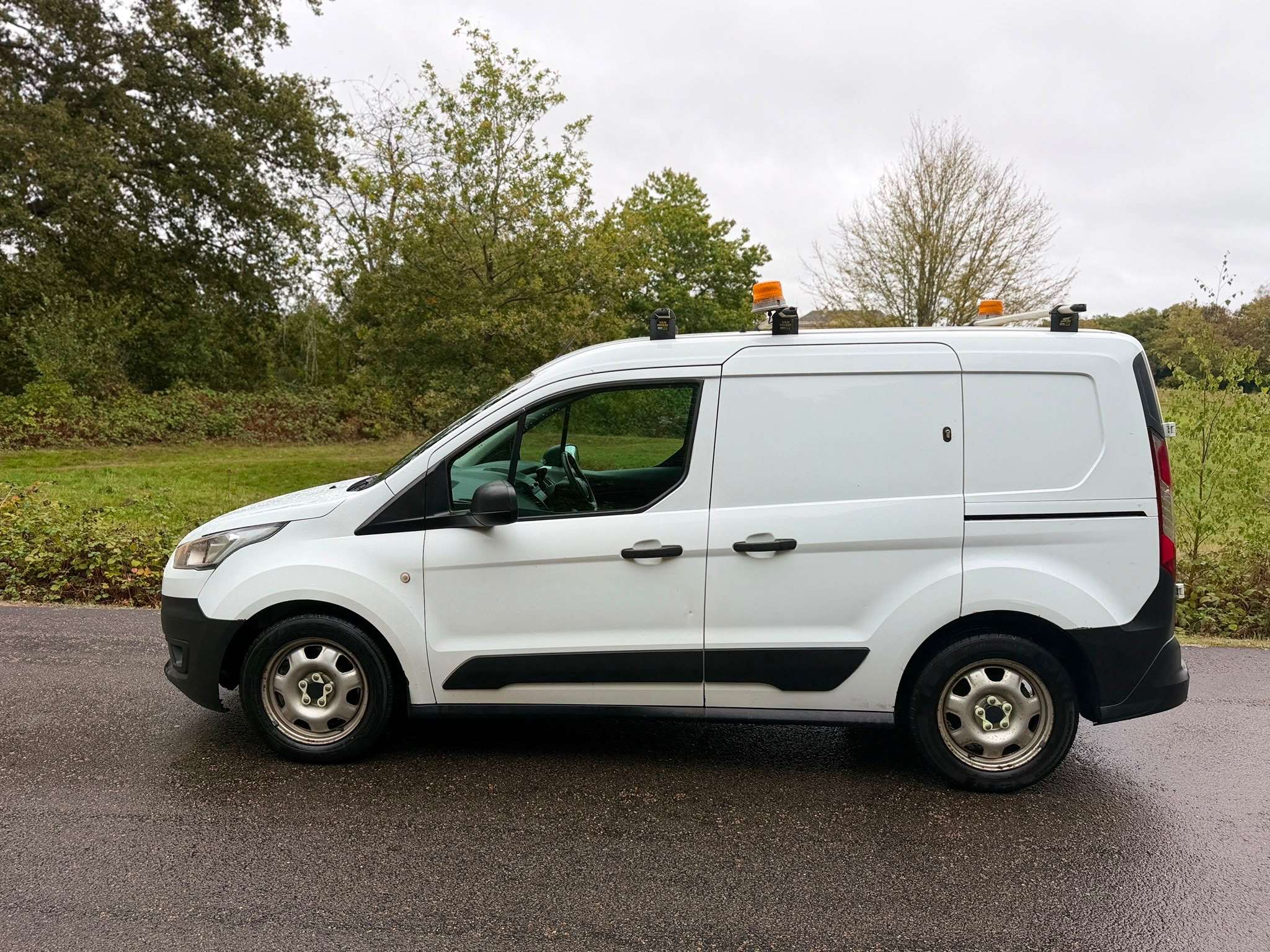 A 2018 FORD TRANSIT CONNECT 1.5 220 EcoBlue Panel Van 5dr Diesel Manual L1 Euro 6 (s/s) (100 ps) A 2018 FORD TRANSIT CONNECT 1.5 220 EcoBlue Panel Van 5dr Diesel Manual L1 Euro 6 (s/s) (100 ps)