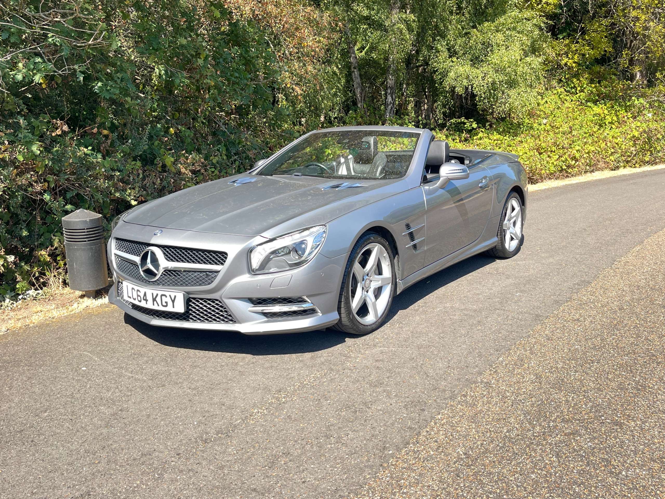 A 2014 MERCEDES-BENZ SL 3.0 SL400 AMG Sport Convertible 2dr Petrol G-Tronic Euro 6 (s/s) (333 ps) A 2014 MERCEDES-BENZ SL 3.0 SL400 AMG Sport Convertible 2dr Petrol G-Tronic Euro 6 (s/s) (333 ps)