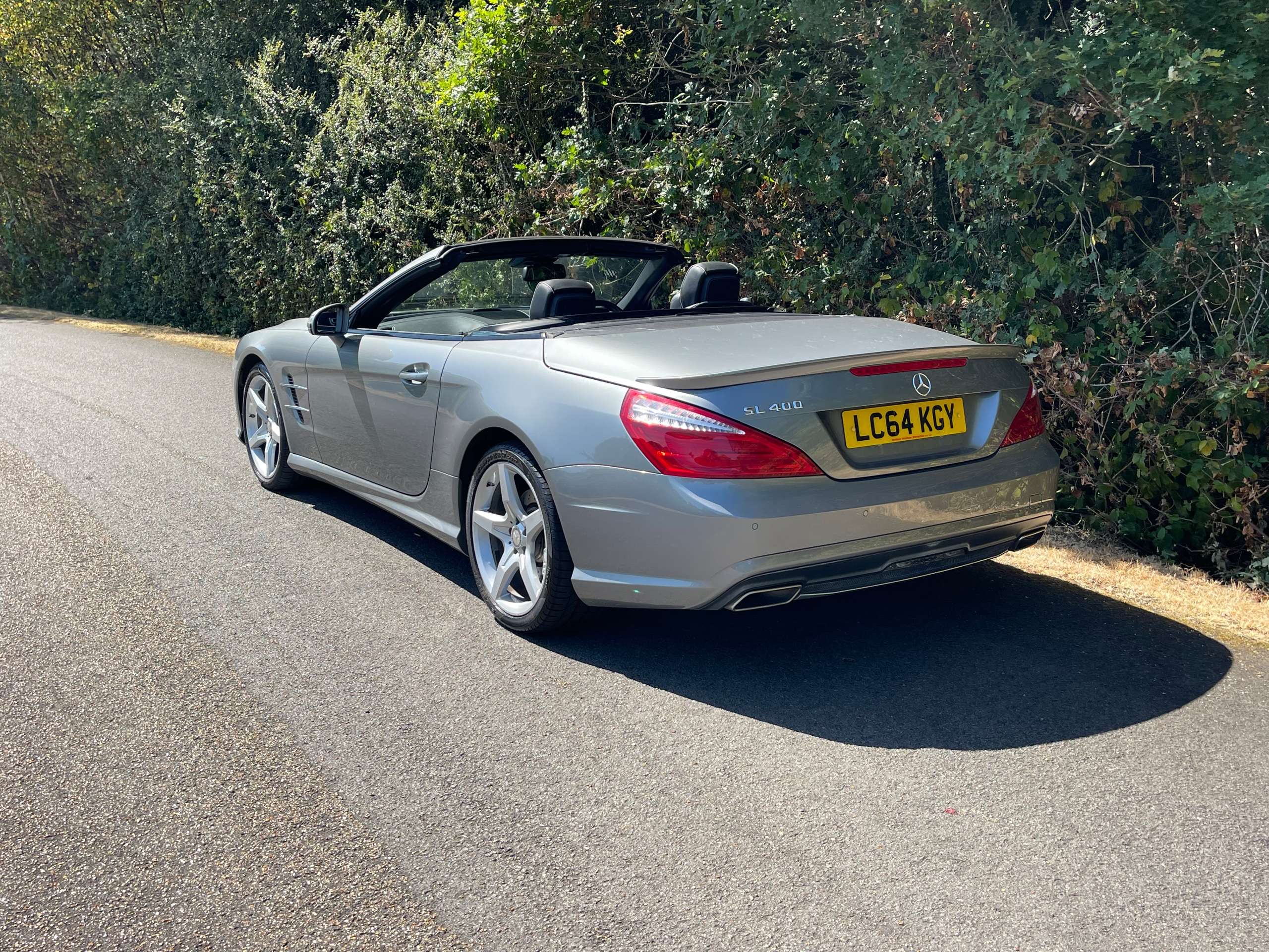 A 2014 MERCEDES-BENZ SL 3.0 SL400 AMG Sport Convertible 2dr Petrol G-Tronic Euro 6 (s/s) (333 ps) A 2014 MERCEDES-BENZ SL 3.0 SL400 AMG Sport Convertible 2dr Petrol G-Tronic Euro 6 (s/s) (333 ps)