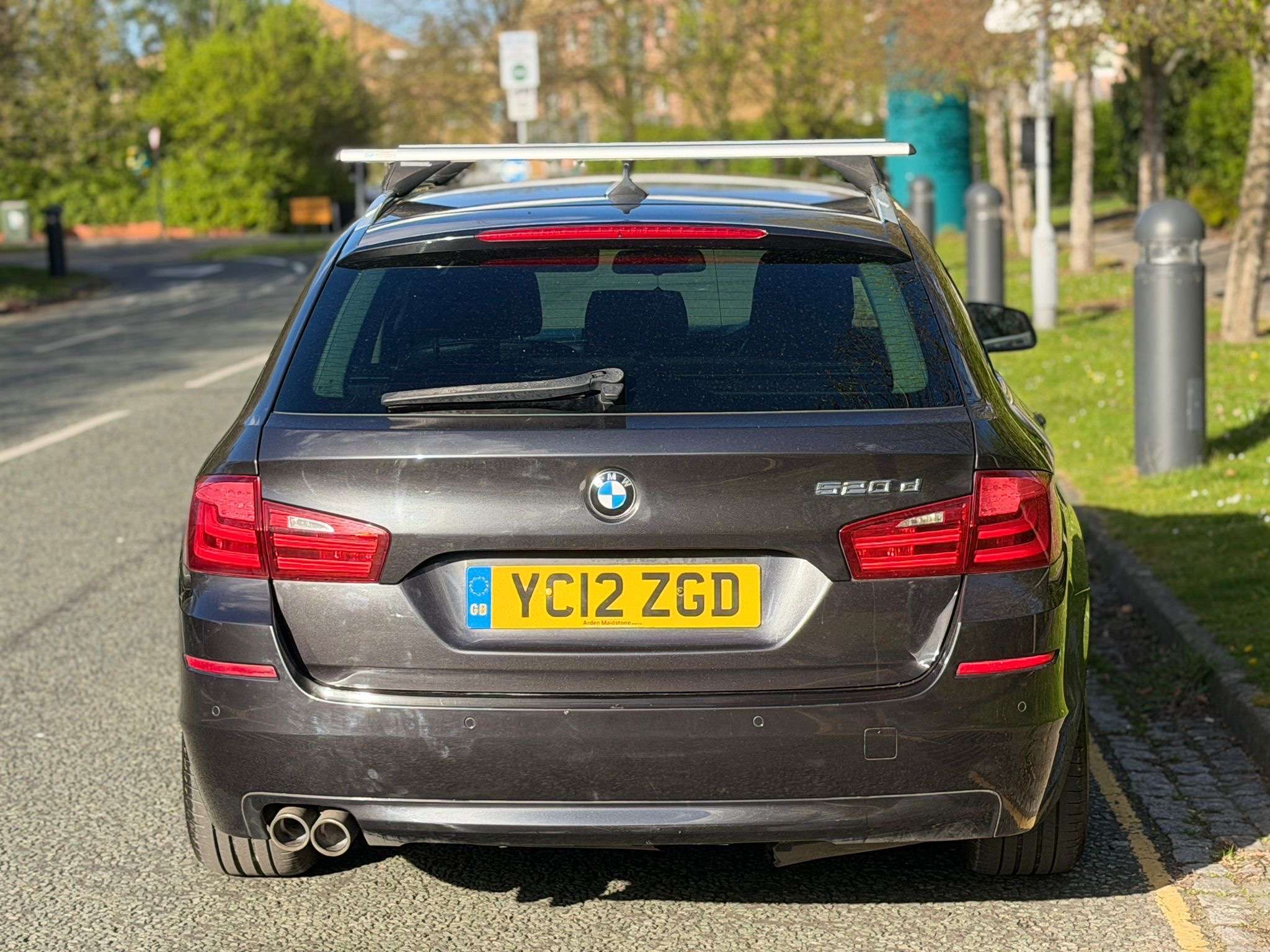 A 2012 BMW 5 SERIES 2.0 520d SE Touring 5dr Diesel Steptronic Euro 5 (s/s) (184 ps) A 2012 BMW 5 SERIES 2.0 520d SE Touring 5dr Diesel Steptronic Euro 5 (s/s) (184 ps)