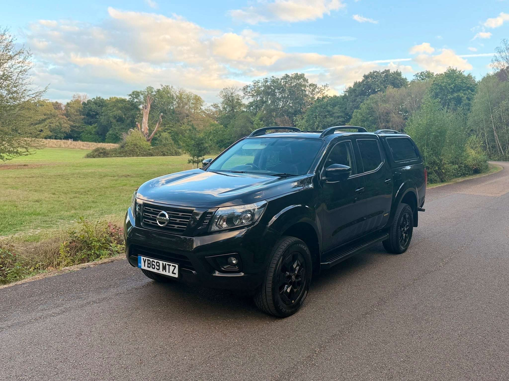 A 2019 NISSAN NAVARA 2.3 dCi N-Guard Pickup Double Cab 4dr Diesel Manual 4WD Euro 6 (s/s) (190 ps) A 2019 NISSAN NAVARA 2.3 dCi N-Guard Pickup Double Cab 4dr Diesel Manual 4WD Euro 6 (s/s) (190 ps)