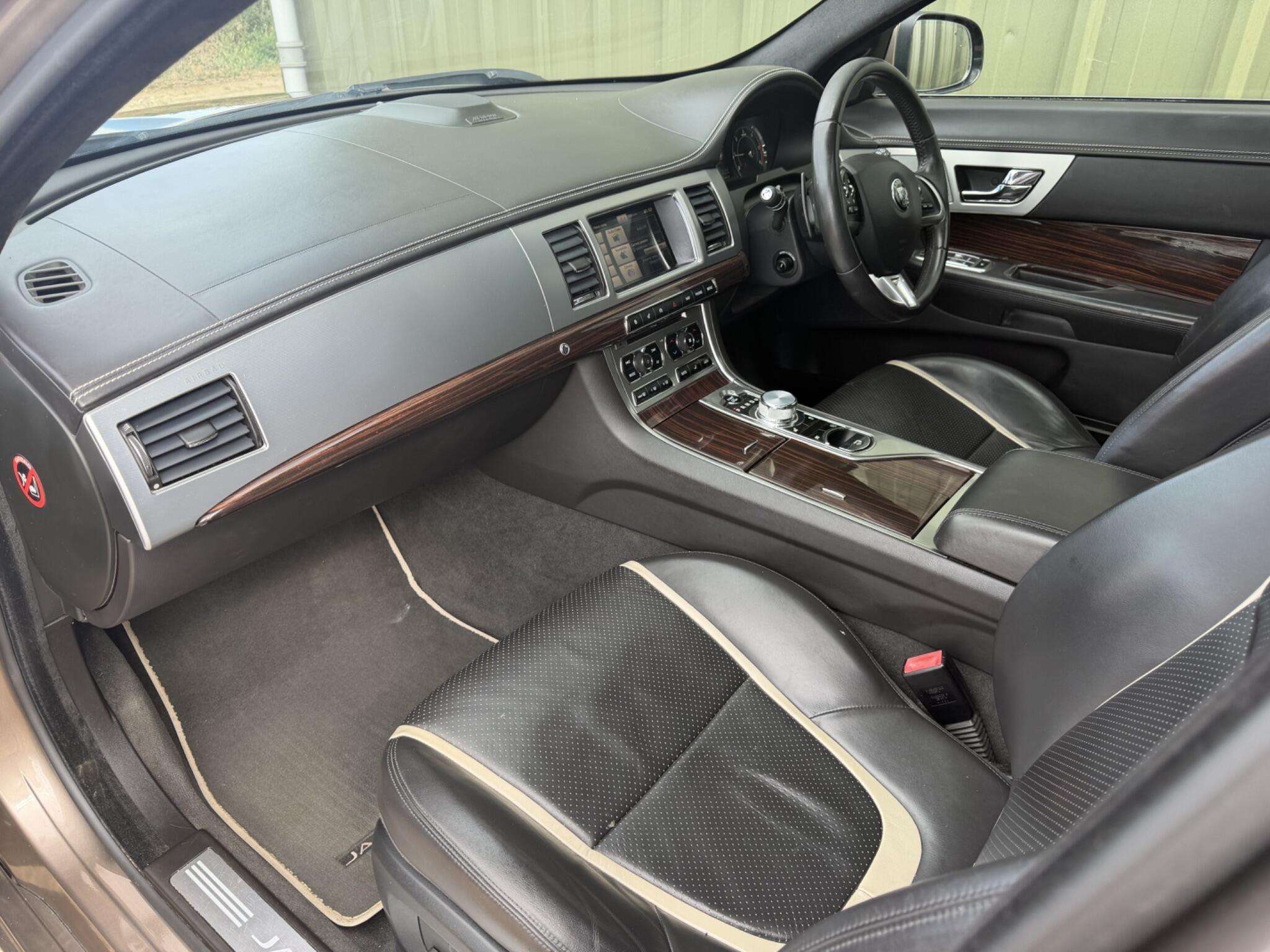 2015 JAGUAR XF 2015 JAGUAR XF