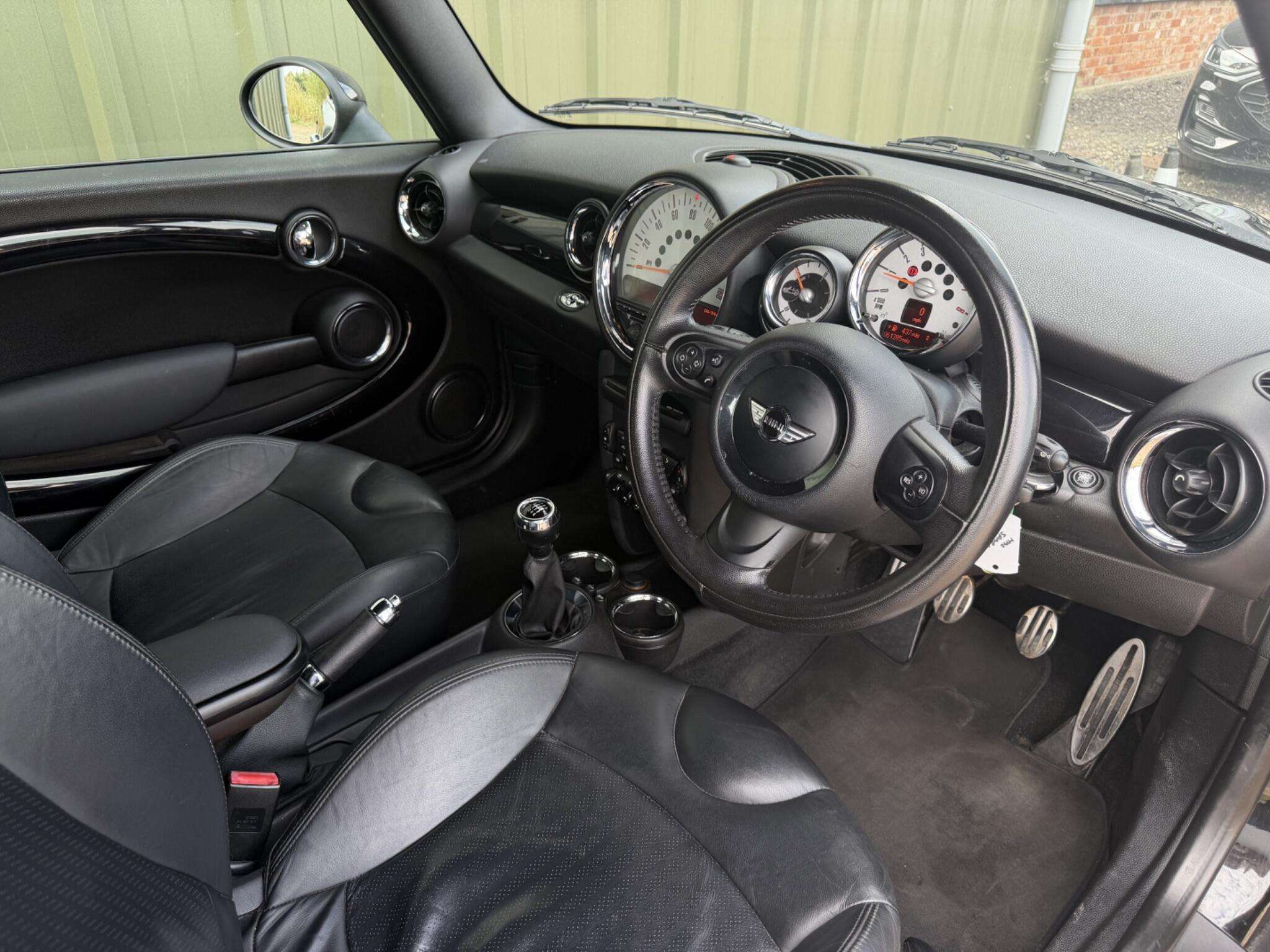2010 MINI CONVERTIBLE 2010 MINI CONVERTIBLE