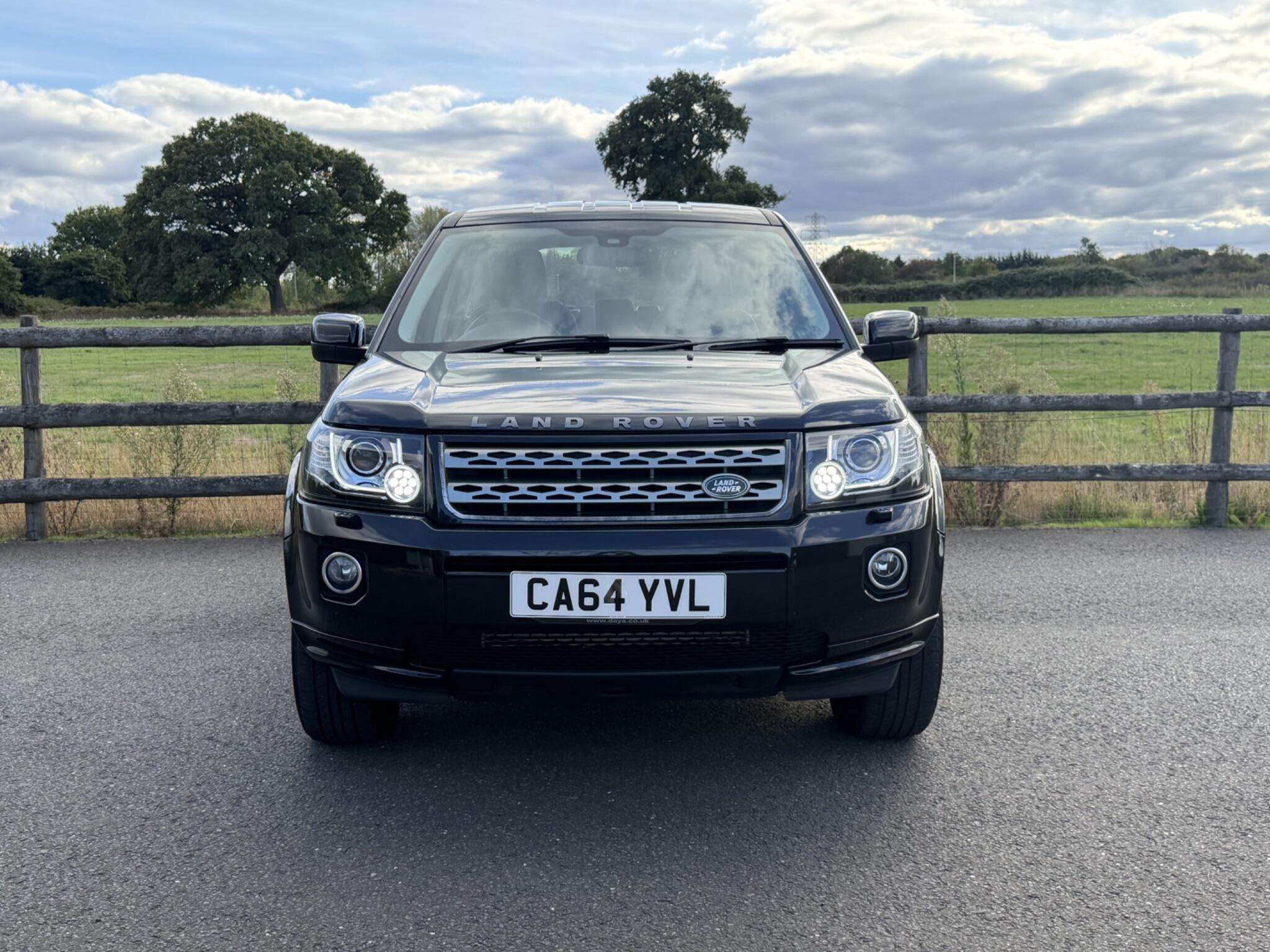 A 2014 LAND ROVER FREELANDER 2 2.2 TD4 SE 4WD Euro 5 (s/s) 5dr A 2014 LAND ROVER FREELANDER 2 2.2 TD4 SE 4WD Euro 5 (s/s) 5dr