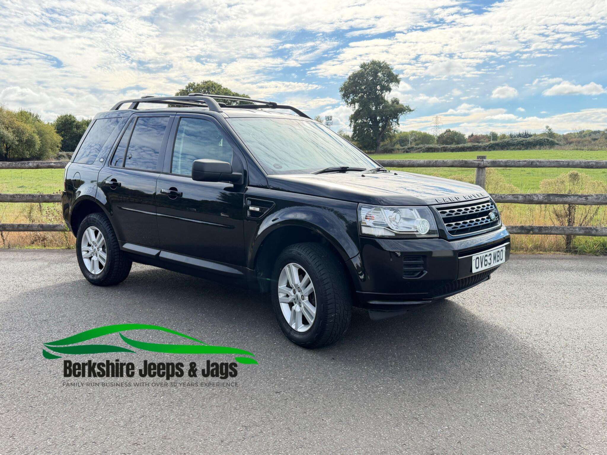 A 2013 LAND ROVER FREELANDER 2 2.2 TD4 Black and White CommandShift 4WD Euro 5 5dr A 2013 LAND ROVER FREELANDER 2 2.2 TD4 Black and White CommandShift 4WD Euro 5 5dr