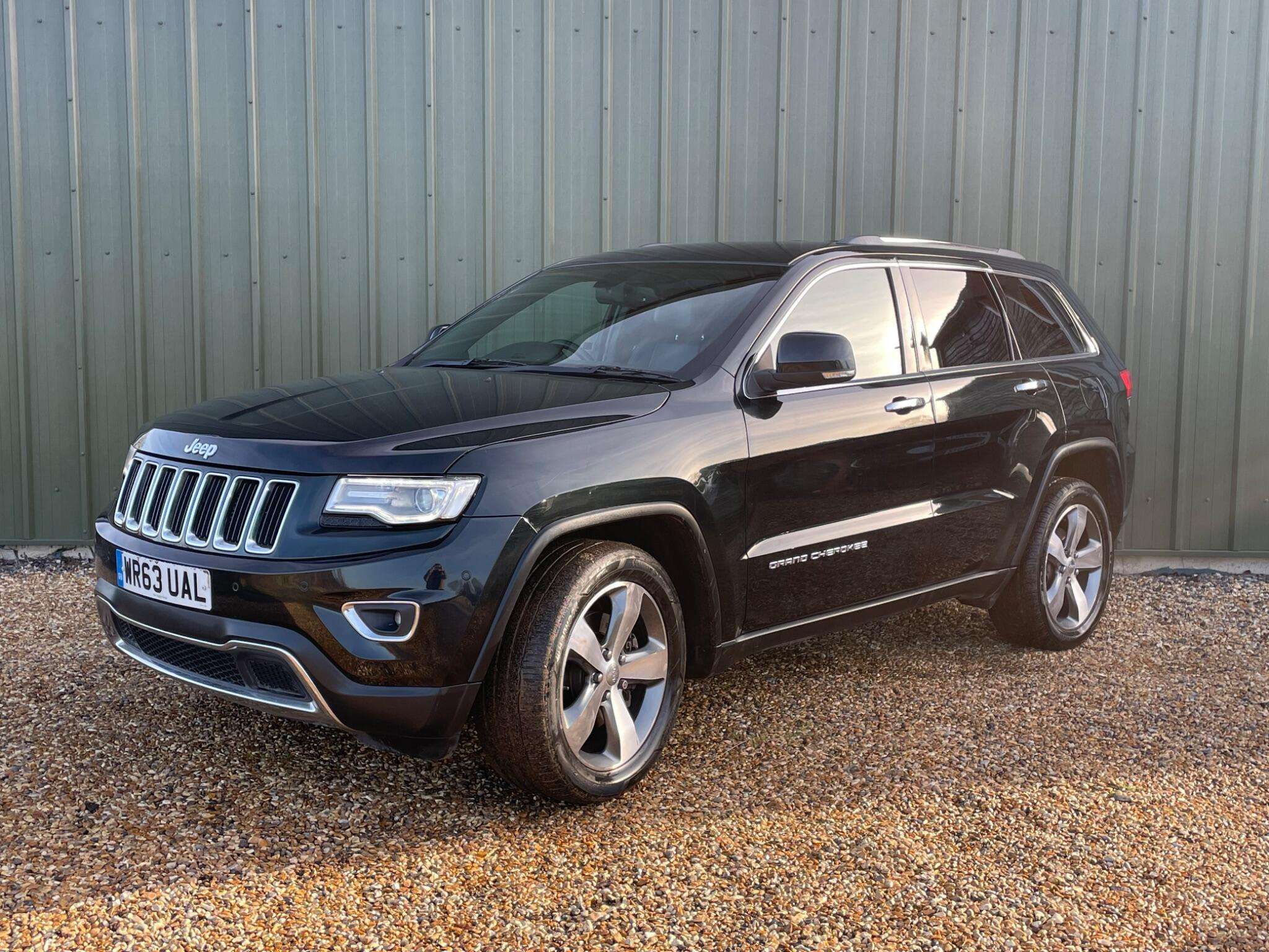 A 2013 JEEP GRAND CHEROKEE 3.0 V6 CRD Limited Auto 4WD Euro 5 5dr A 2013 JEEP GRAND CHEROKEE 3.0 V6 CRD Limited Auto 4WD Euro 5 5dr