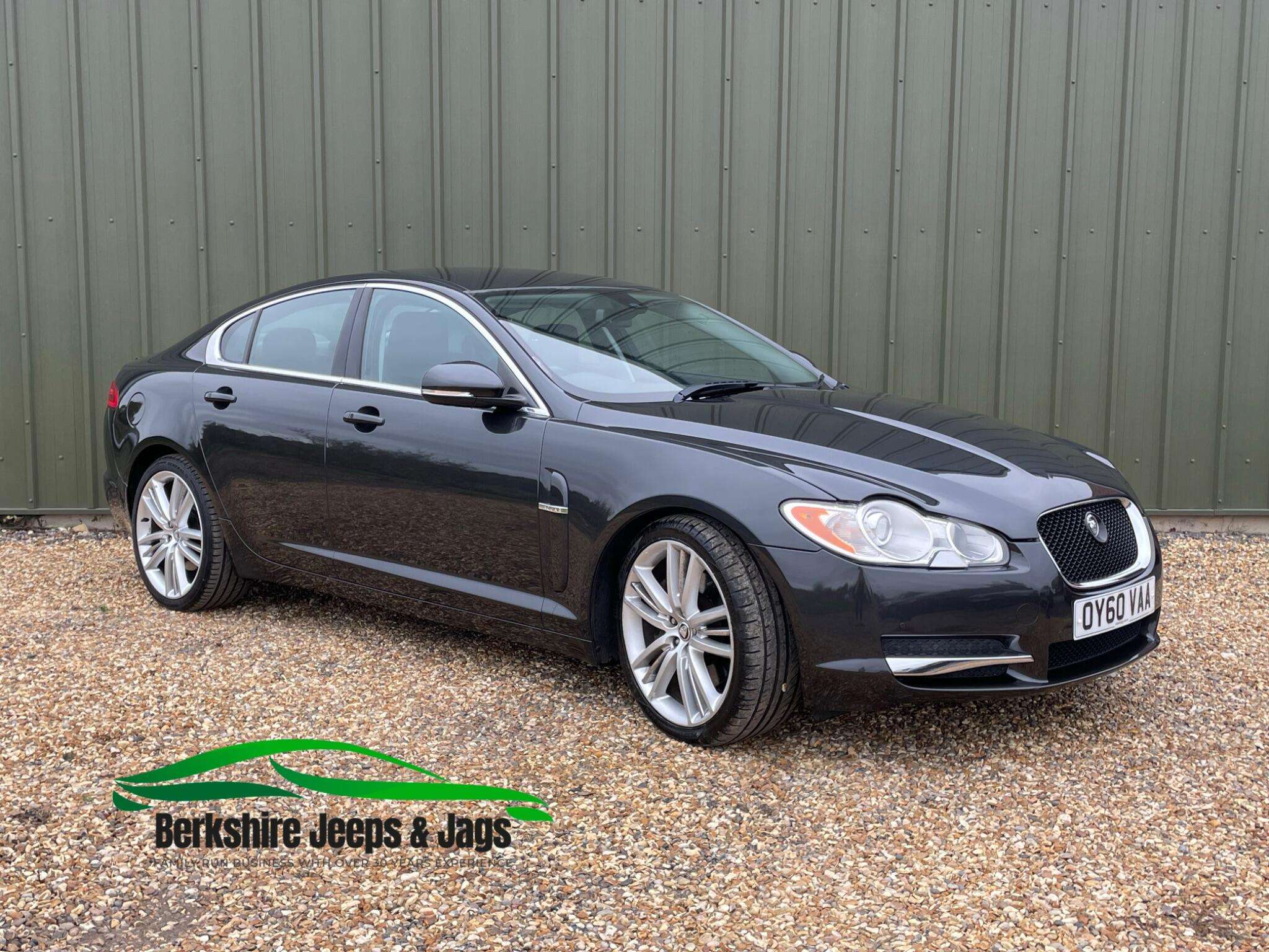 A 2010 JAGUAR XF 5.0 V8 Premium Luxury Auto Euro 5 4dr A 2010 JAGUAR XF 5.0 V8 Premium Luxury Auto Euro 5 4dr