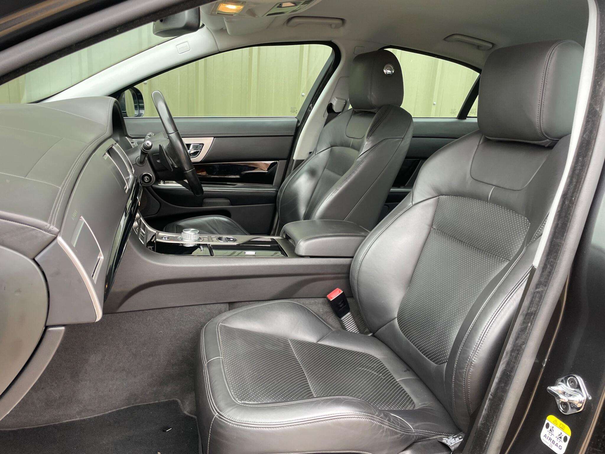 2010 JAGUAR XF 2010 JAGUAR XF