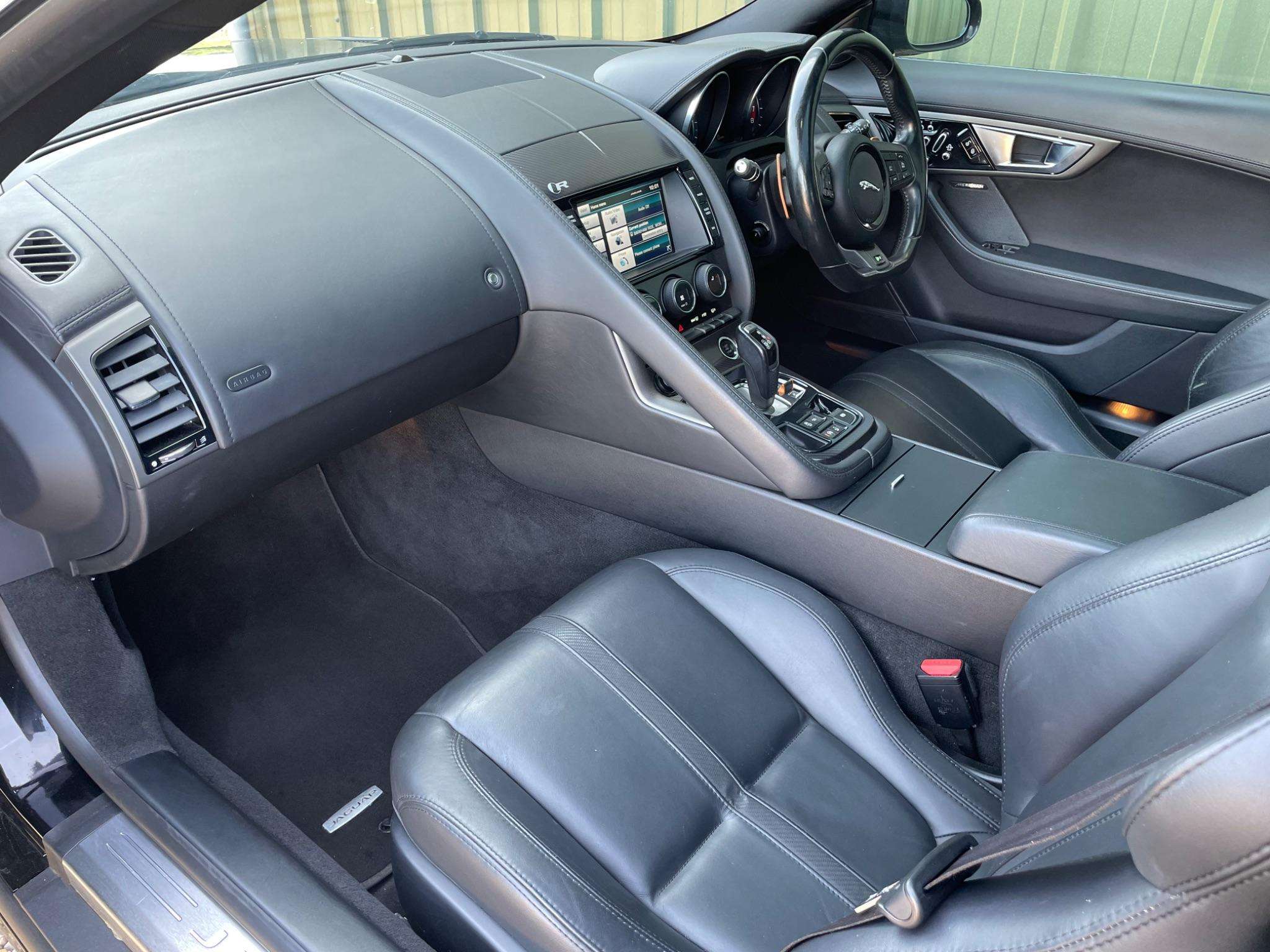 null JAGUAR F-TYPE null JAGUAR F-TYPE