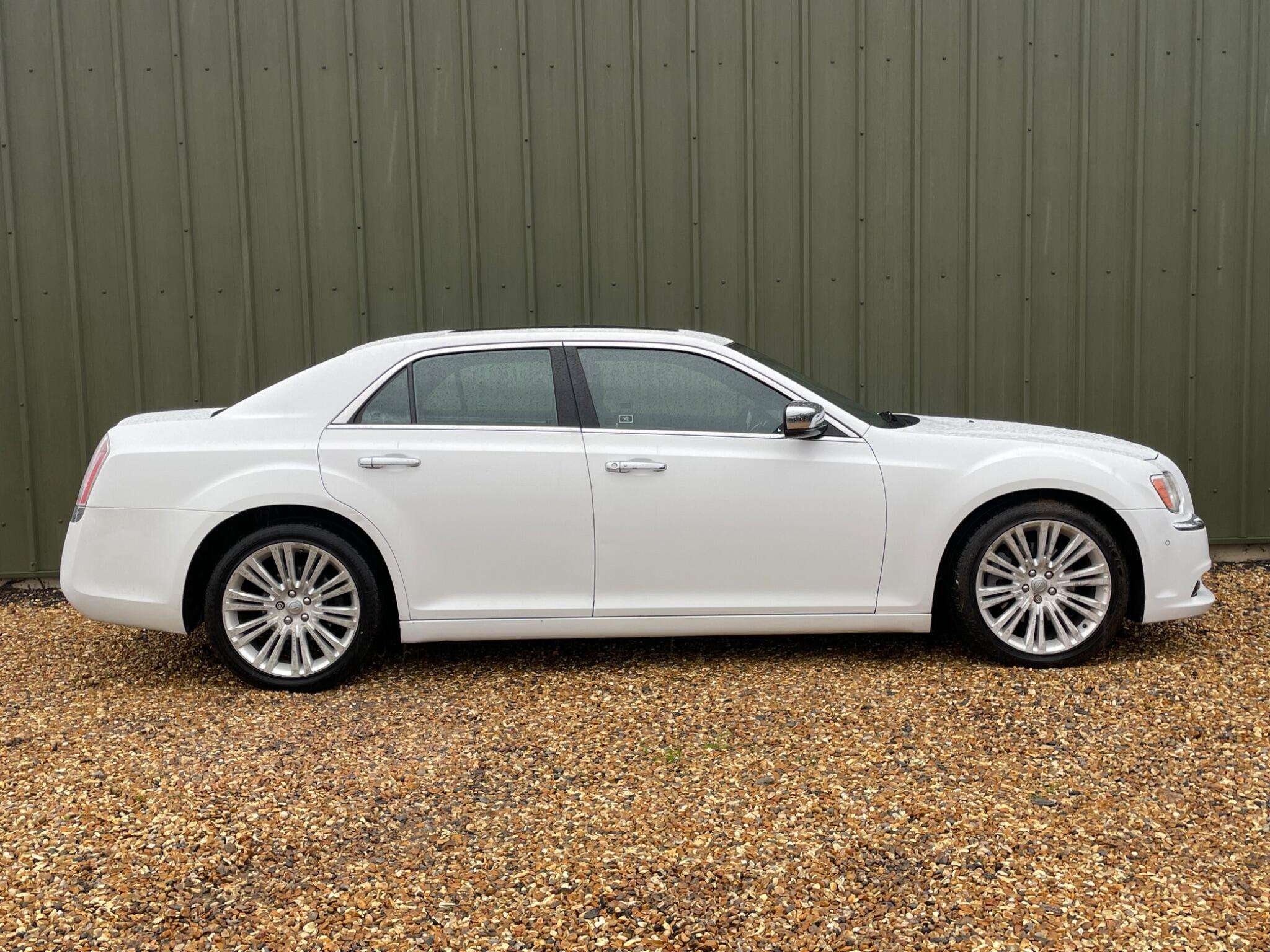 A 2012 CHRYSLER 300C 3.0 CRD V6 Limited Auto Euro 5 4dr A 2012 CHRYSLER 300C 3.0 CRD V6 Limited Auto Euro 5 4dr