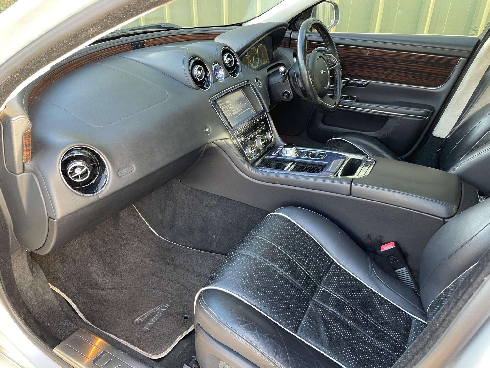 2010 JAGUAR XJ 2010 JAGUAR XJ