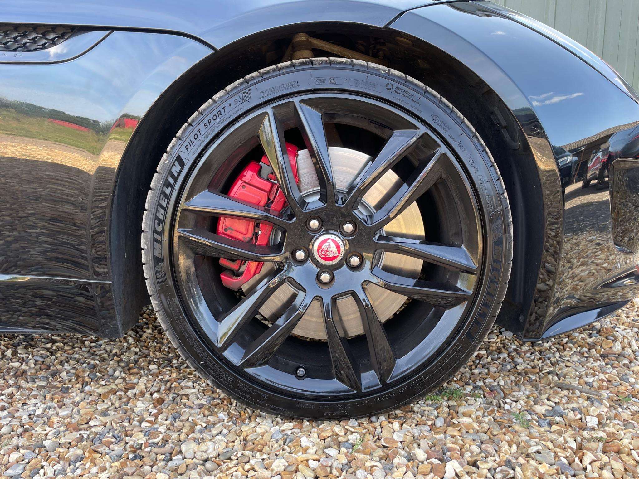 null JAGUAR F-TYPE null JAGUAR F-TYPE