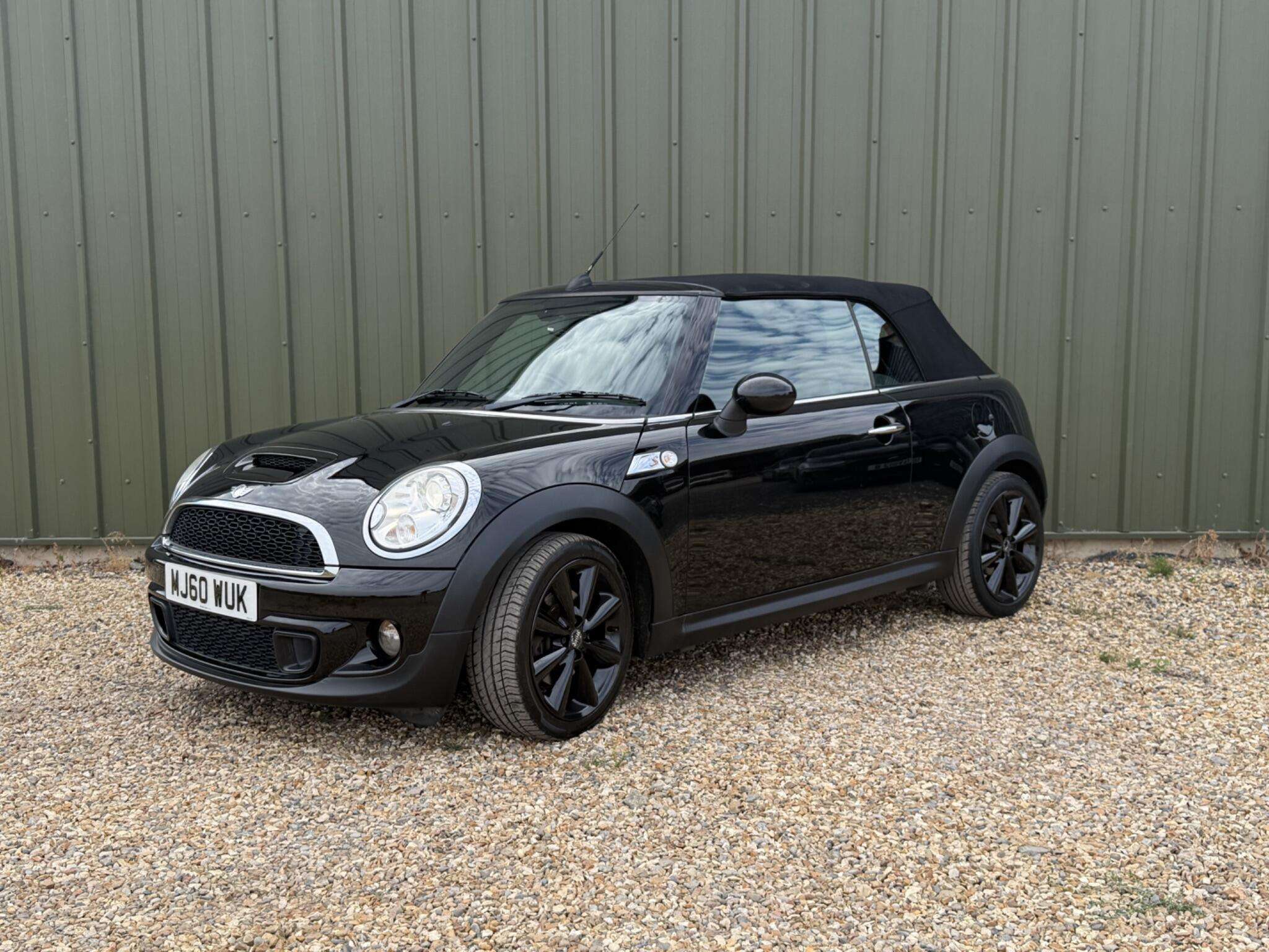 A 2010 MINI CONVERTIBLE 1.6 Cooper S Euro 5 (s/s) 2dr A 2010 MINI CONVERTIBLE 1.6 Cooper S Euro 5 (s/s) 2dr