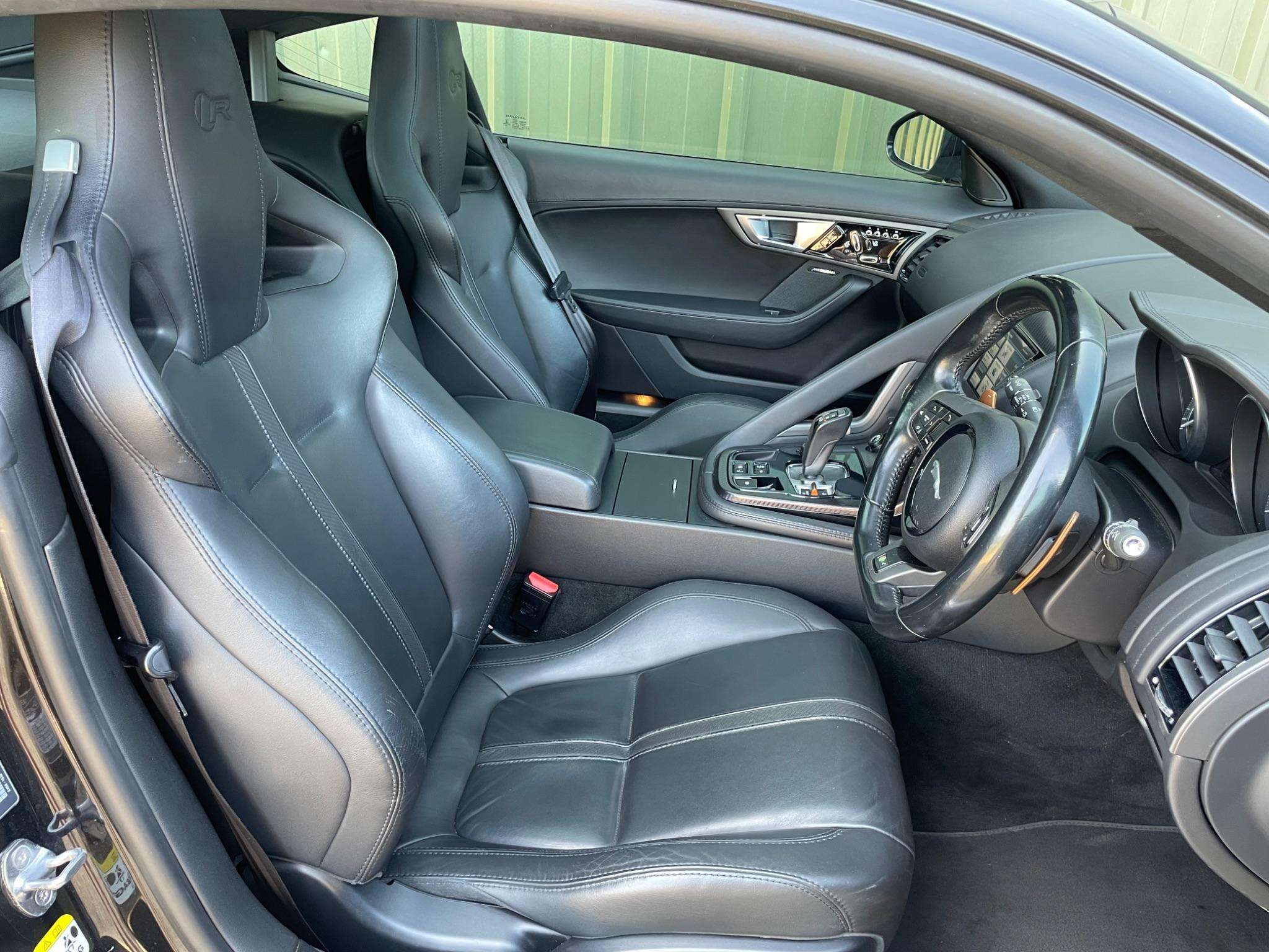 null JAGUAR F-TYPE null JAGUAR F-TYPE