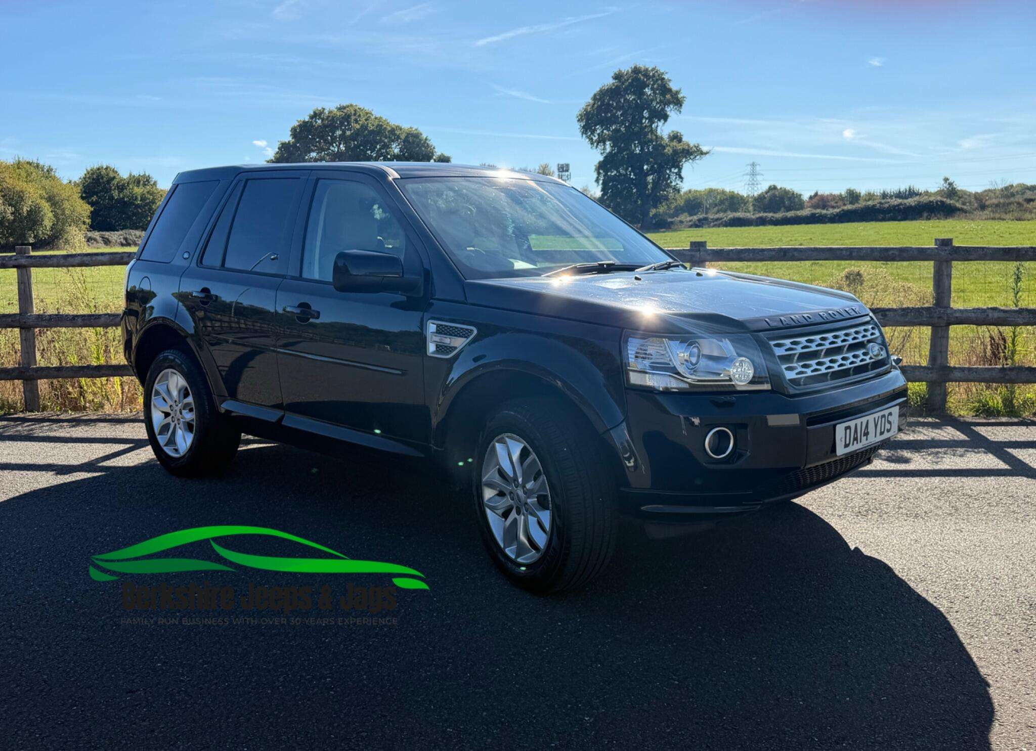 A 2014 LAND ROVER FREELANDER 2 2.2 SD4 HSE CommandShift 4WD Euro 5 5dr A 2014 LAND ROVER FREELANDER 2 2.2 SD4 HSE CommandShift 4WD Euro 5 5dr
